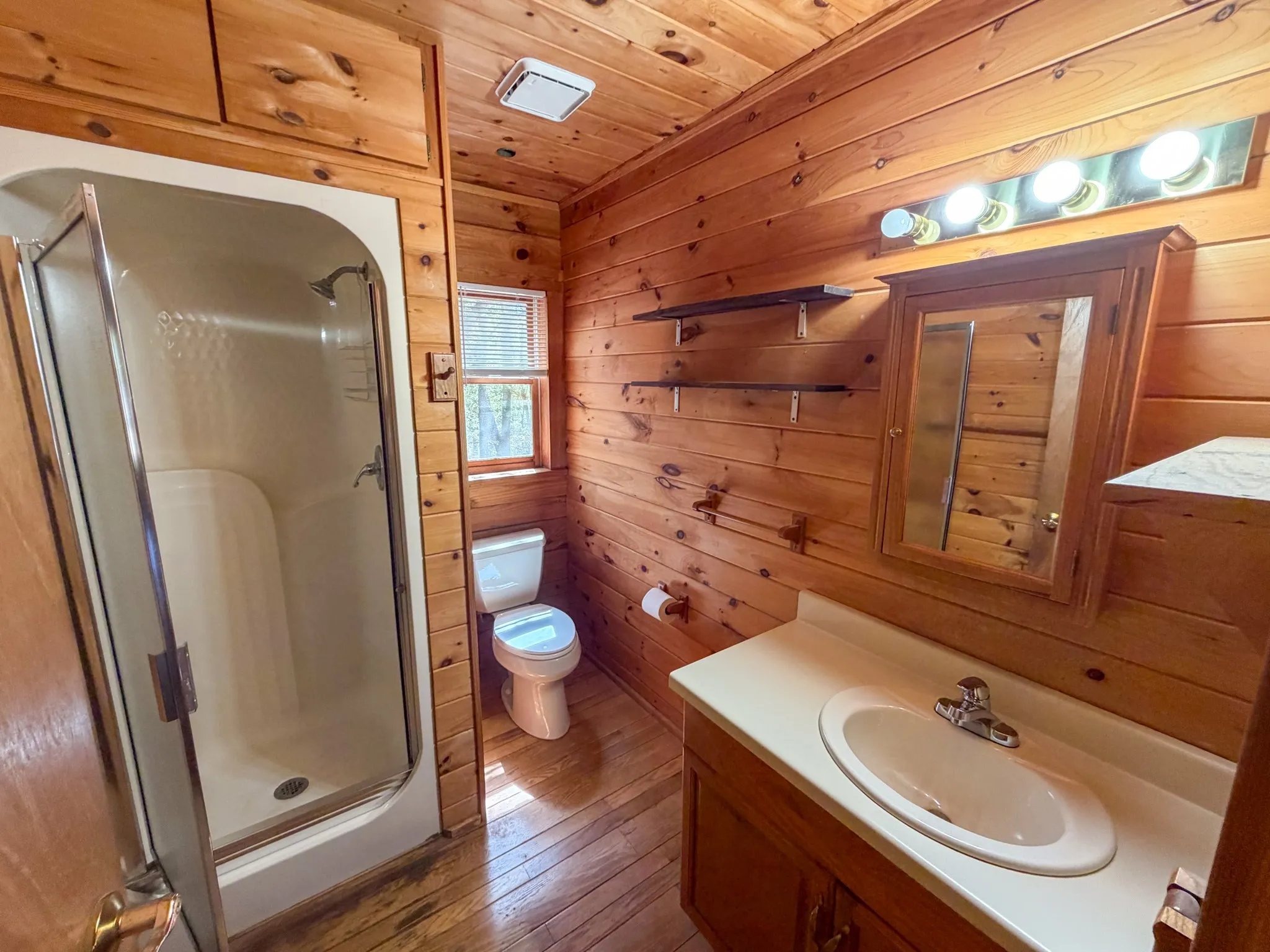 Single Family Residence For Rent in Grayson County , 111 Rocky Road, Pottsboro, Texas 75076, 2 Bedroom, 2 Bathroom, 1 Garage spaces, 1,552 Sqft, built in 2000, mls#21380149, Real Estate Agent in Pottsboro, Homes For Rent in Grayson county, Homes For Rent in Pottsboro, Realtor in Pottsboro Texas, Real Estate Brokerage Independent Realty Texas, Luminita Cordes Realtor