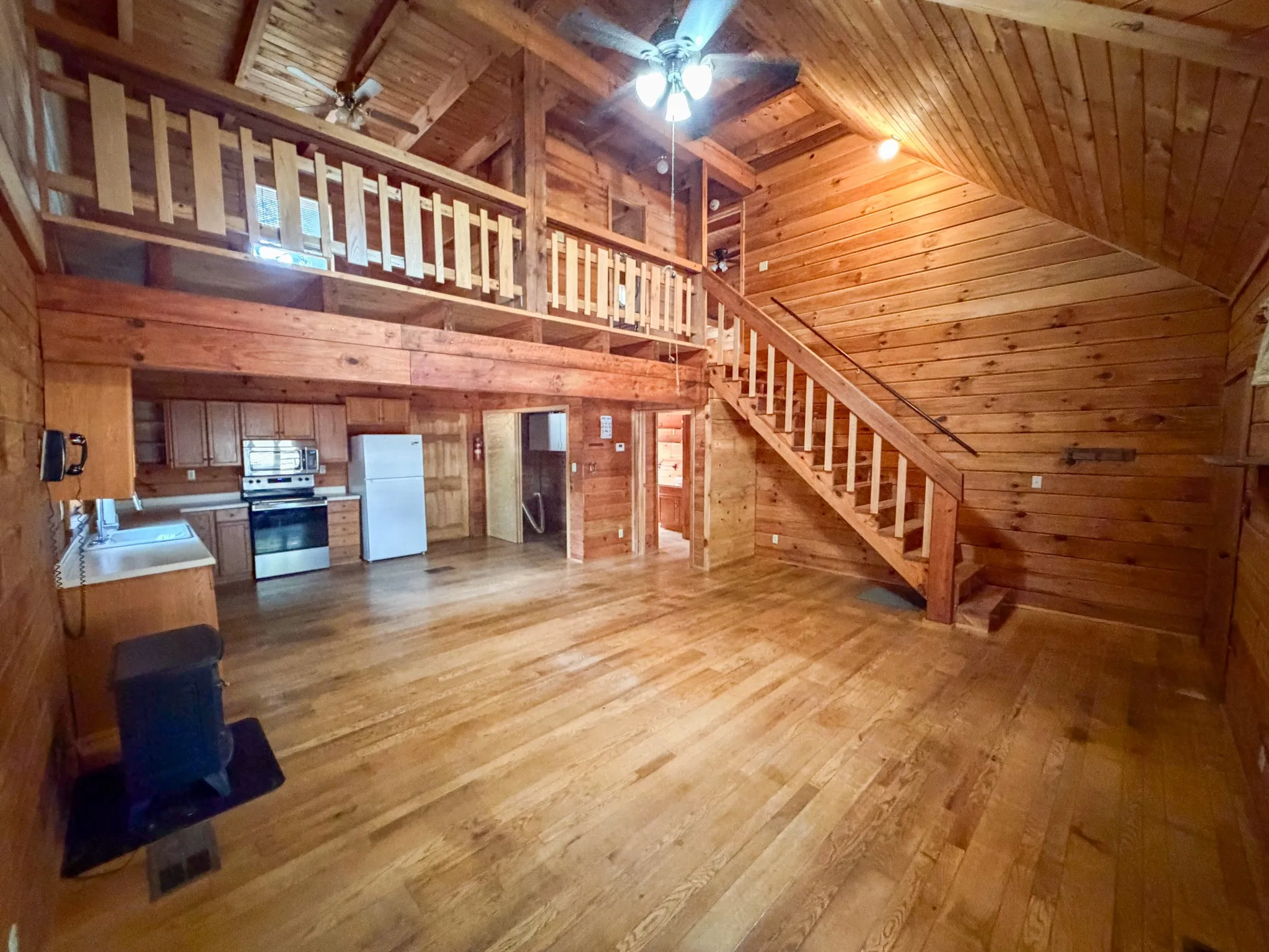 Single Family Residence For Rent in Grayson County , 111 Rocky Road, Pottsboro, Texas 75076, 2 Bedroom, 2 Bathroom, 1 Garage spaces, 1,552 Sqft, built in 2000, mls#21380149, Real Estate Agent in Pottsboro, Homes For Rent in Grayson county, Homes For Rent in Pottsboro, Realtor in Pottsboro Texas, Real Estate Brokerage Independent Realty Texas, Luminita Cordes Realtor