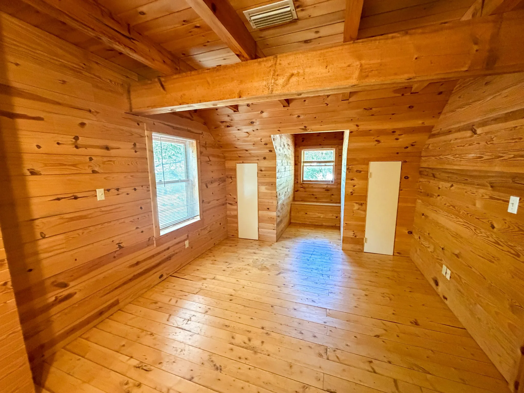 Single Family Residence For Rent in Grayson County , 111 Rocky Road, Pottsboro, Texas 75076, 2 Bedroom, 2 Bathroom, 1 Garage spaces, 1,552 Sqft, built in 2000, mls#21380149, Real Estate Agent in Pottsboro, Homes For Rent in Grayson county, Homes For Rent in Pottsboro, Realtor in Pottsboro Texas, Real Estate Brokerage Independent Realty Texas, Luminita Cordes Realtor