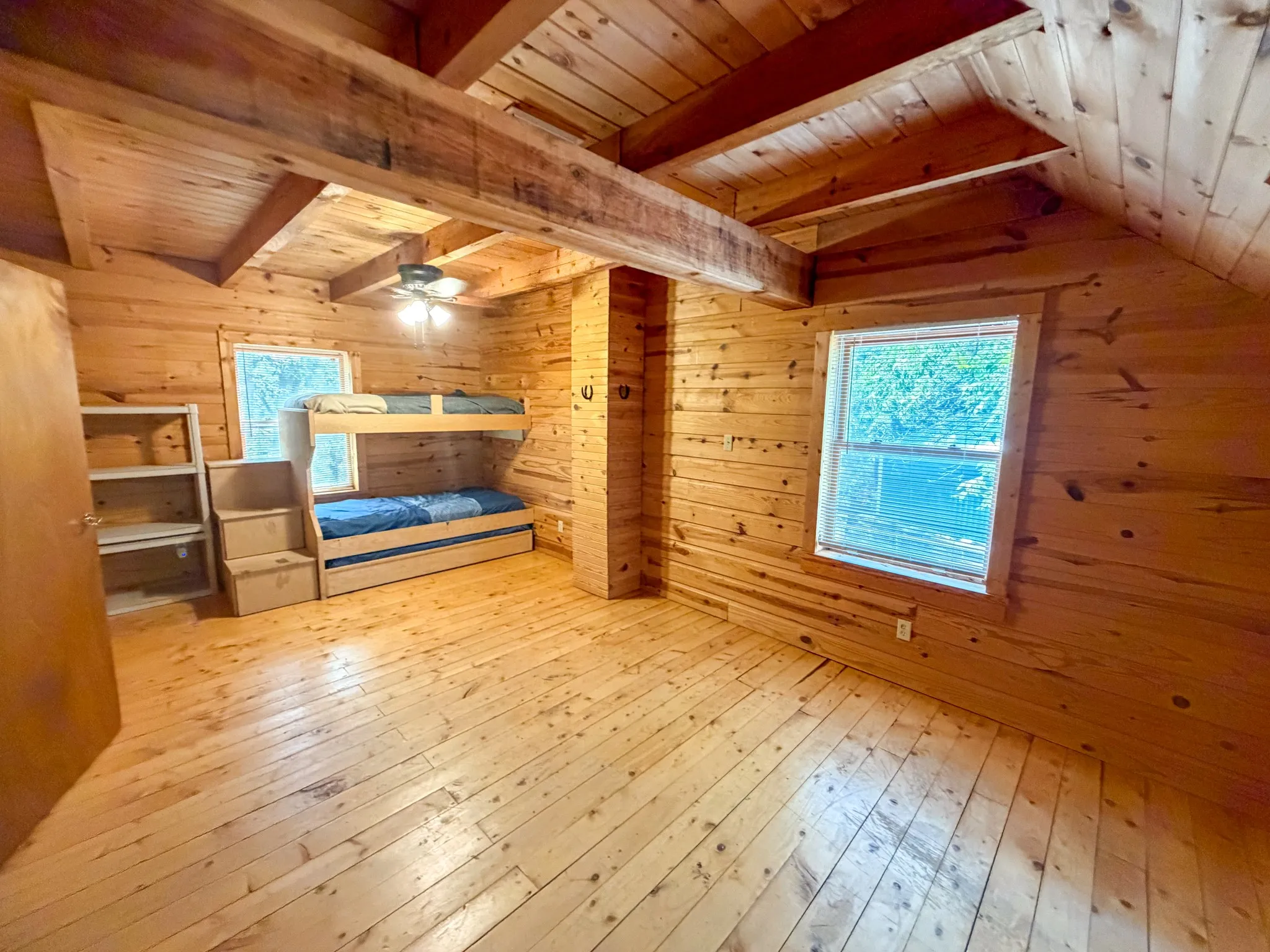 Single Family Residence For Rent in Grayson County , 111 Rocky Road, Pottsboro, Texas 75076, 2 Bedroom, 2 Bathroom, 1 Garage spaces, 1,552 Sqft, built in 2000, mls#21380149, Real Estate Agent in Pottsboro, Homes For Rent in Grayson county, Homes For Rent in Pottsboro, Realtor in Pottsboro Texas, Real Estate Brokerage Independent Realty Texas, Luminita Cordes Realtor