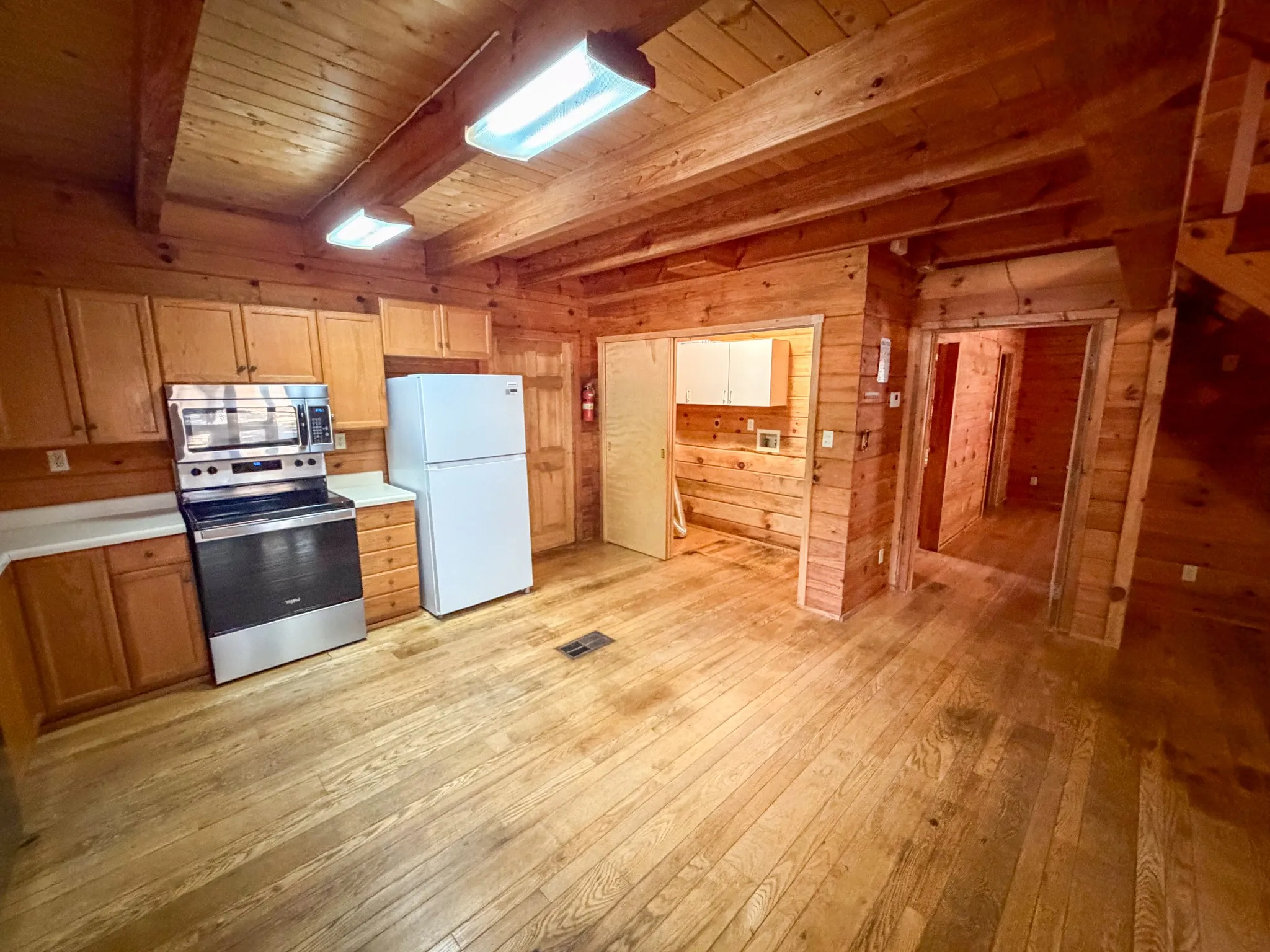 Single Family Residence For Rent in Grayson County , 111 Rocky Road, Pottsboro, Texas 75076, 2 Bedroom, 2 Bathroom, 1 Garage spaces, 1,552 Sqft, built in 2000, mls#21380149, Real Estate Agent in Pottsboro, Homes For Rent in Grayson county, Homes For Rent in Pottsboro, Realtor in Pottsboro Texas, Real Estate Brokerage Independent Realty Texas, Luminita Cordes Realtor