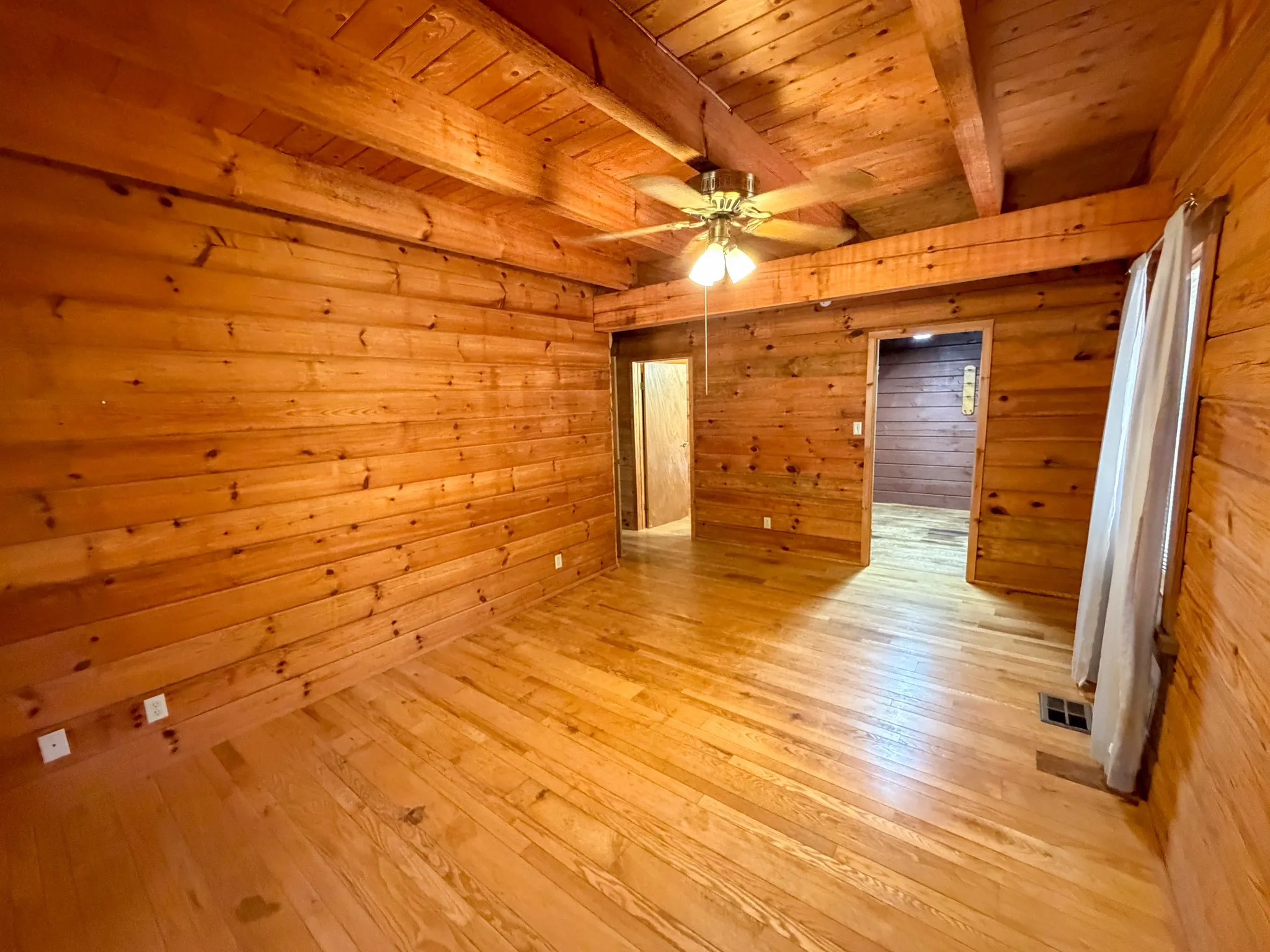 Single Family Residence For Rent in Grayson County , 111 Rocky Road, Pottsboro, Texas 75076, 2 Bedroom, 2 Bathroom, 1 Garage spaces, 1,552 Sqft, built in 2000, mls#21380149, Real Estate Agent in Pottsboro, Homes For Rent in Grayson county, Homes For Rent in Pottsboro, Realtor in Pottsboro Texas, Real Estate Brokerage Independent Realty Texas, Luminita Cordes Realtor