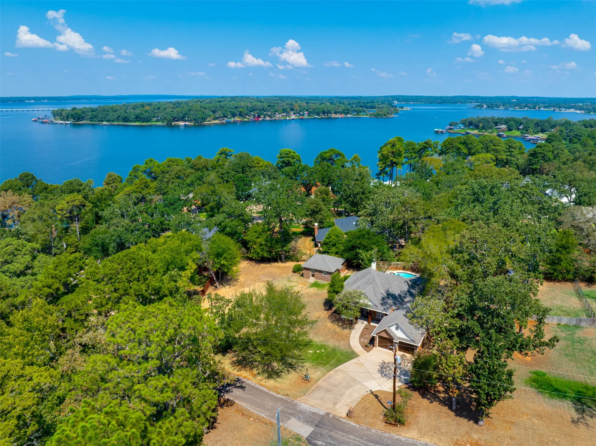 Single Family Residence For Sale in Smith County , 16502 Caddo Trail, Bullard, Texas 75757, 3 Bedroom, 2 Bathroom, 2 Garage spaces, 2,473 Sqft, built in 2004, mls#21380167, Real Estate Agent in Bullard, Homes For Sale in Smith county, Homes For Sale in Bullard, Realtor in Bullard Texas, Real Estate Brokerage Independent Realty Texas, Luminita Cordes Realtor