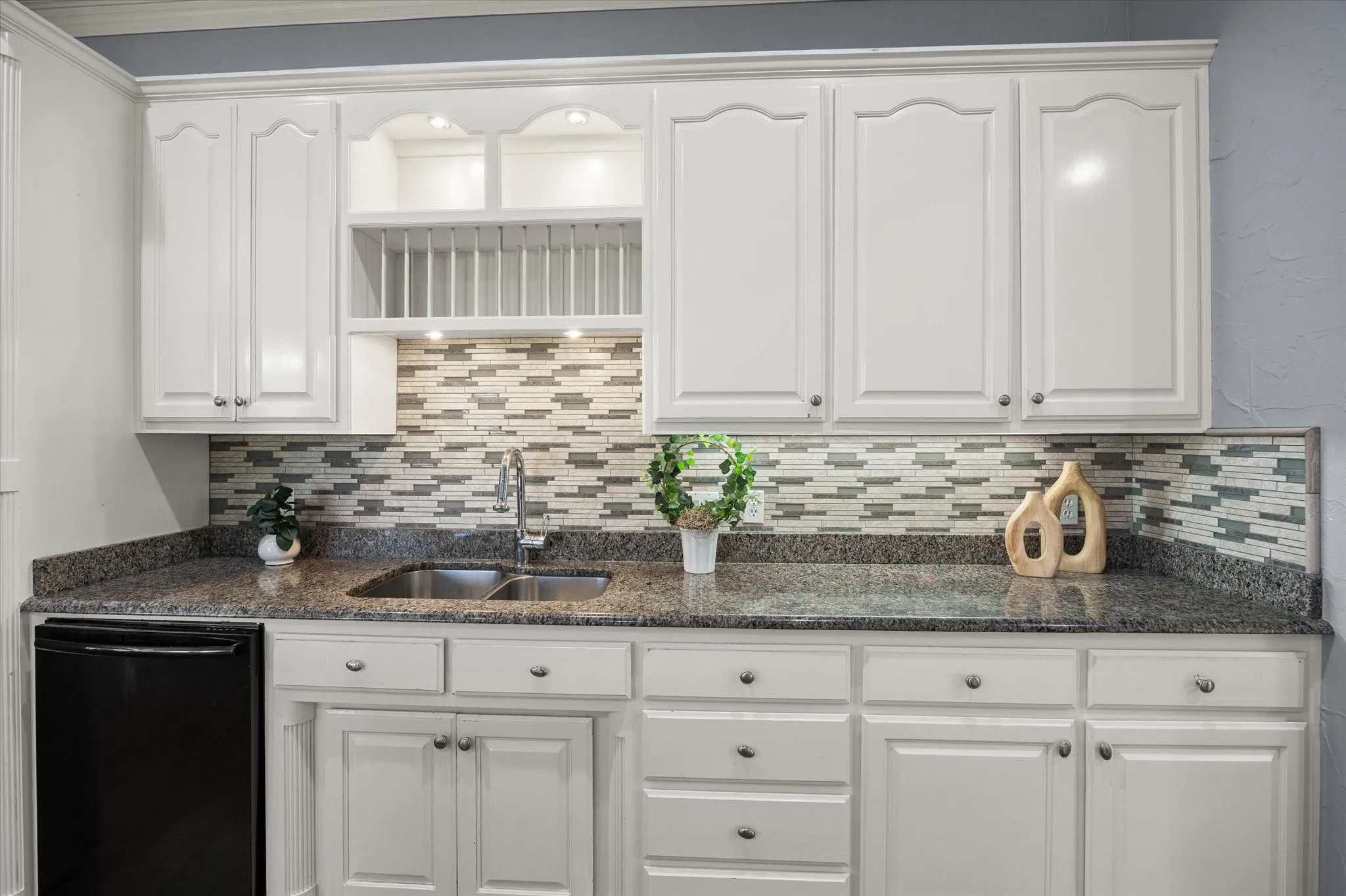 Single Family Residence For Sale in Hood County , 8712 Bellechase Road, Granbury, Texas 76049, 3 Bedroom, 2 Bathroom, 2 Garage spaces, 1,986 Sqft, built in 1998, mls#21376510, Real Estate Agent in Granbury, Homes For Sale in Hood county, Homes For Sale in Granbury, Realtor in Granbury Texas, Real Estate Brokerage Independent Realty Texas, Luminita Cordes Realtor