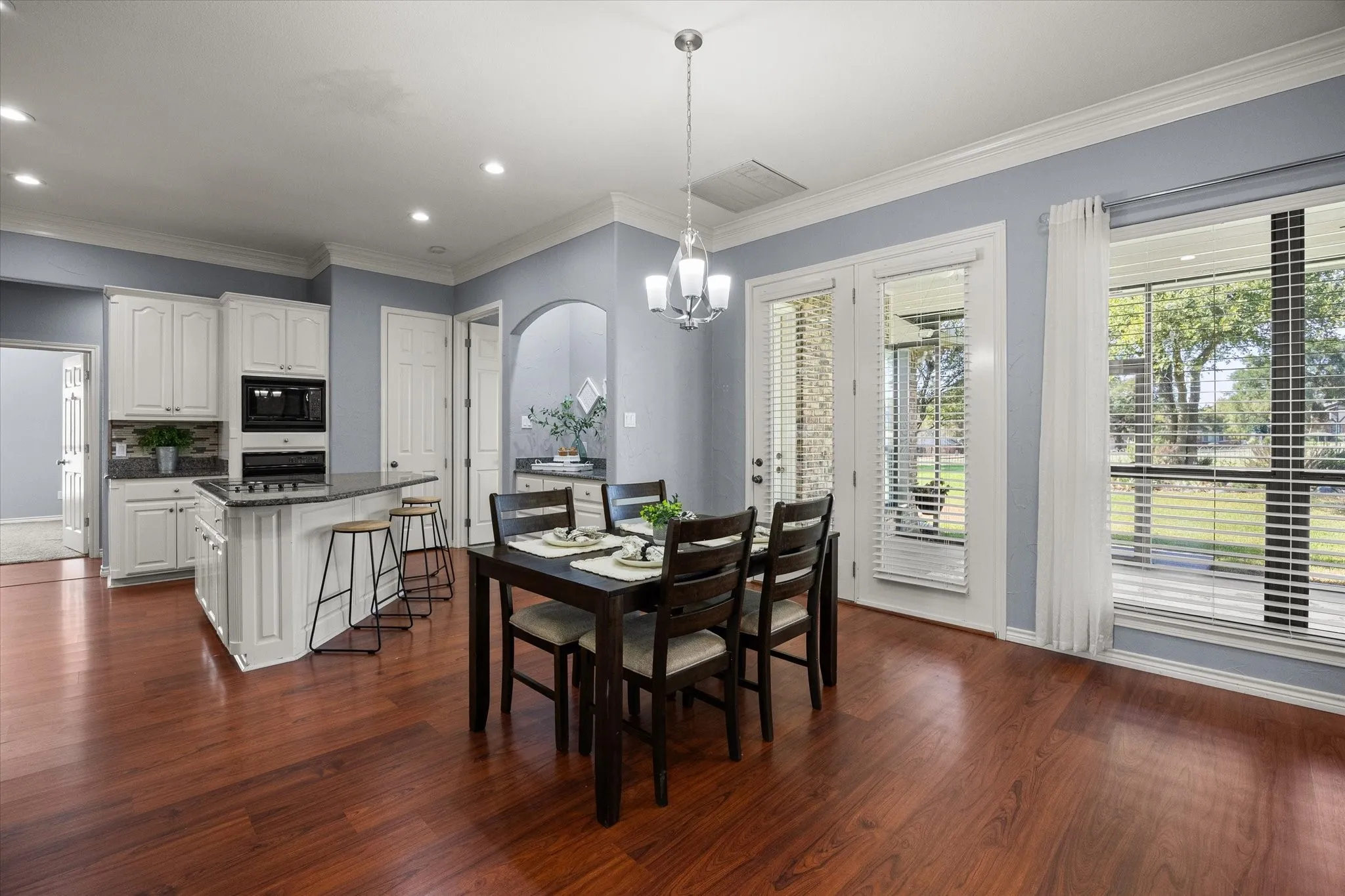 Multiple dining options in this eat-in kitchen area