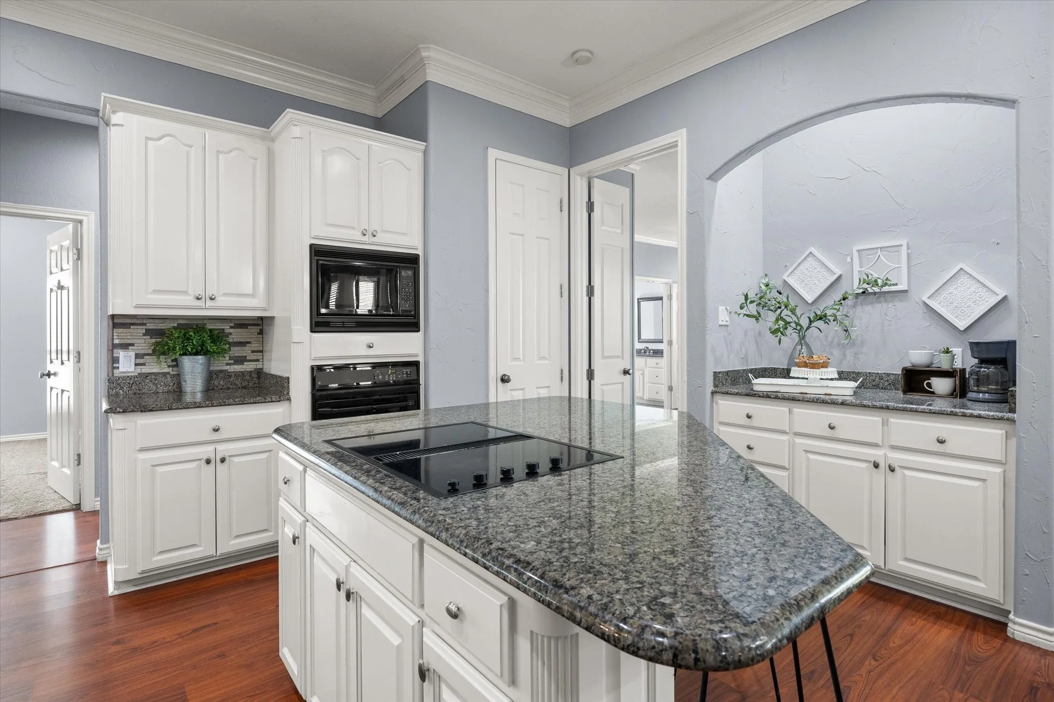 Coffe/Beverage area great for entertaining and serving.  STORAGE galore!  Large walk-in pantry.