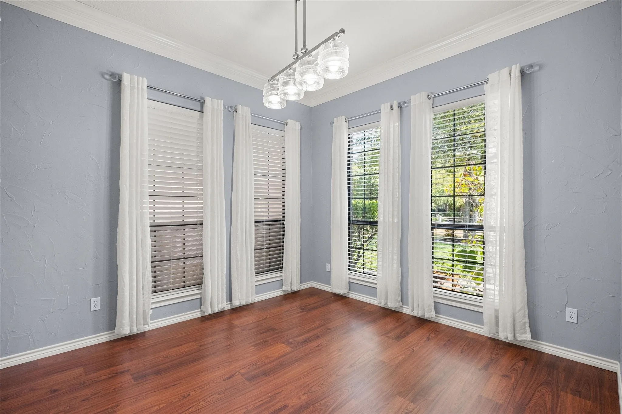2nd Dining Room or 2nd living area.