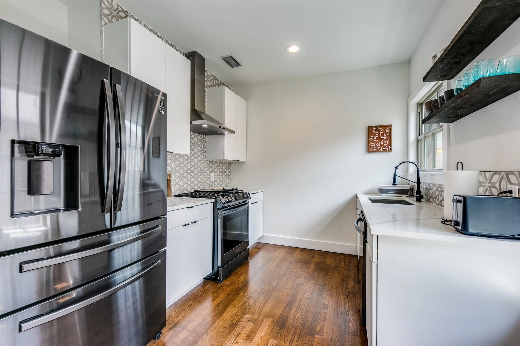 Office For Rent in Dallas County , 4106 Swiss Avenue, Dallas, Texas 75204, 0, 0, Garage spaces, 0 Sqft, built in 1928, mls#21380124, Real Estate Agent in Dallas, Homes For Rent in Dallas county, Homes For Rent in Dallas, Realtor in Dallas Texas, Real Estate Brokerage Independent Realty Texas, Luminita Cordes Realtor