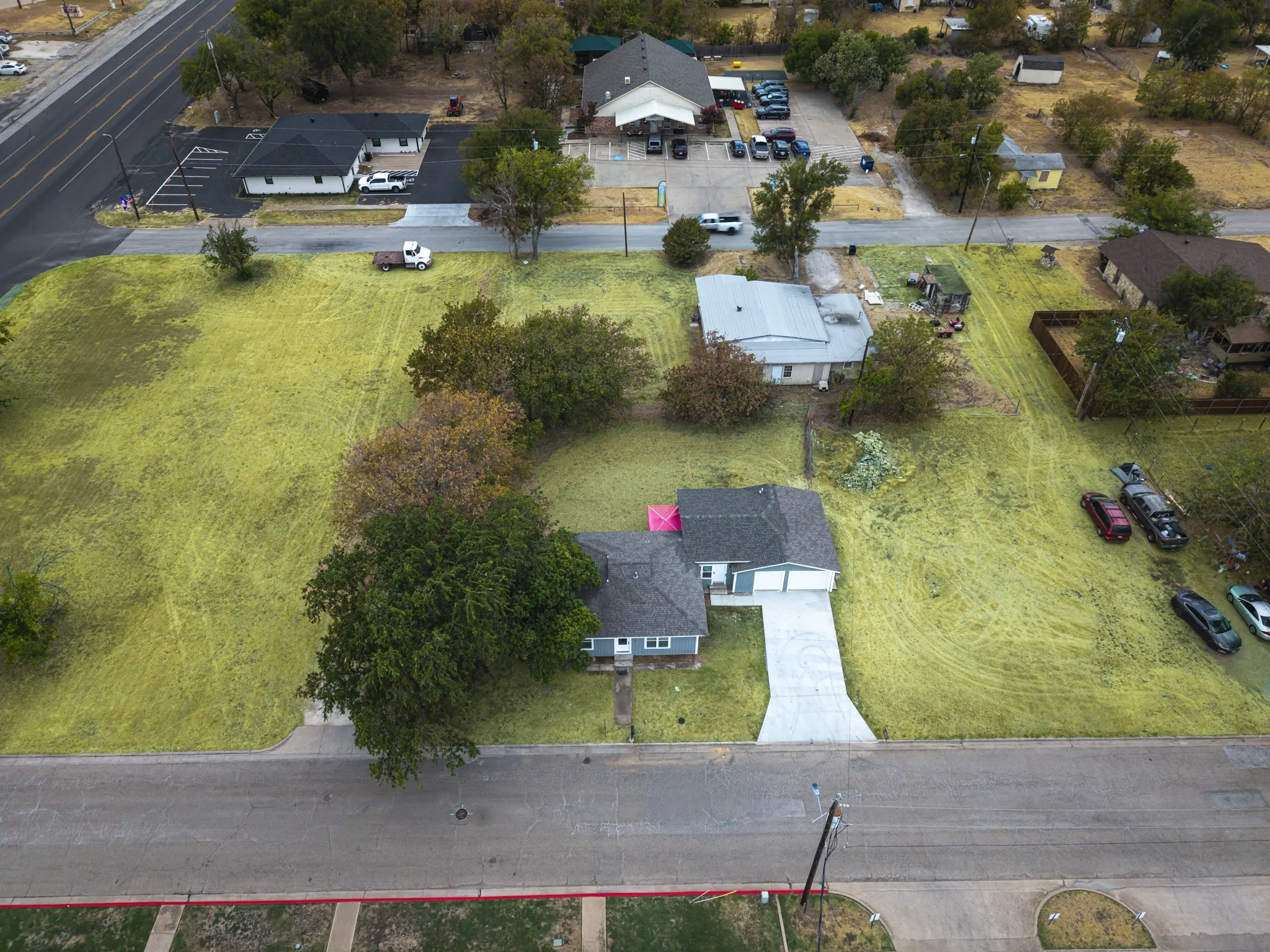 Single Family Residence For Sale in Hood County , 201 Deputy Larry Miller Drive, Granbury, Texas 76048, 3 Bedroom, 2 Bathroom, 1 Garage spaces, 1,080 Sqft, built in 1948, mls#21380143, Real Estate Agent in Granbury, Homes For Sale in Hood county, Homes For Sale in Granbury, Realtor in Granbury Texas, Real Estate Brokerage Independent Realty Texas, Luminita Cordes Realtor