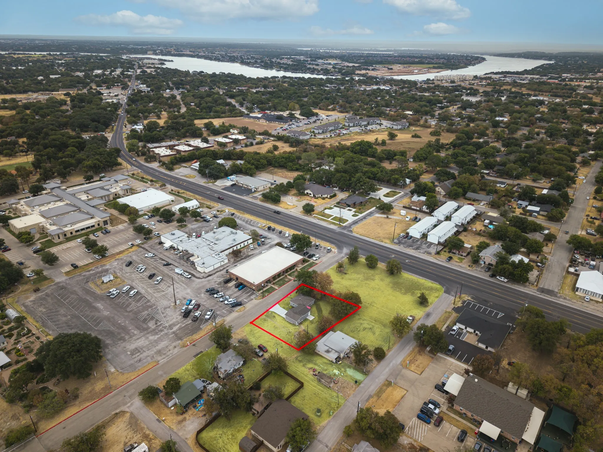 Single Family Residence For Sale in Hood County , 201 Deputy Larry Miller Drive, Granbury, Texas 76048, 3 Bedroom, 2 Bathroom, 1 Garage spaces, 1,080 Sqft, built in 1948, mls#21380143, Real Estate Agent in Granbury, Homes For Sale in Hood county, Homes For Sale in Granbury, Realtor in Granbury Texas, Real Estate Brokerage Independent Realty Texas, Luminita Cordes Realtor