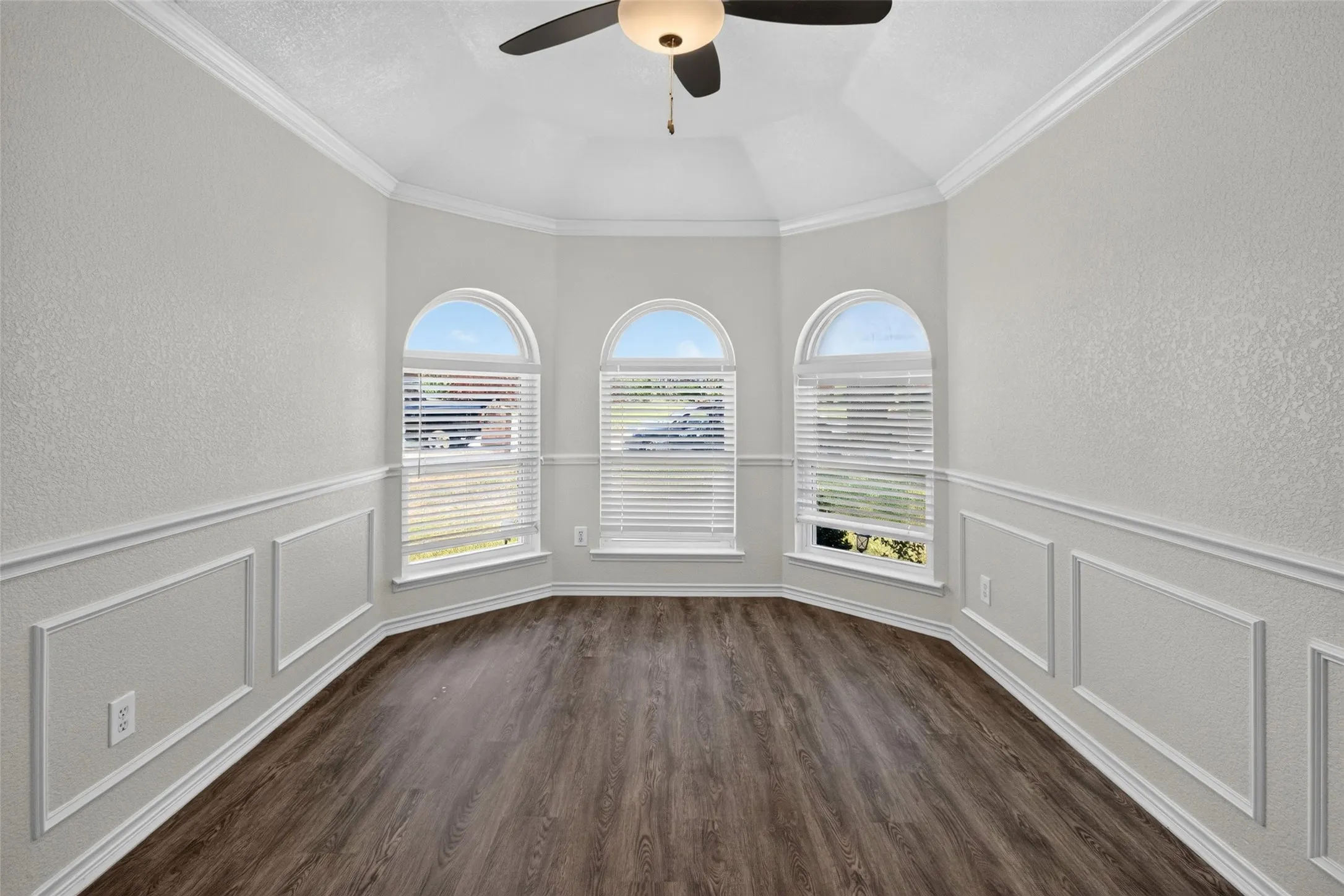Single Family Residence For Sale in Collin County , 1101 Boyd Drive, Wylie, Texas 75098, 4 Bedroom, 2 Bathroom, 2 Garage spaces, 2,216 Sqft, built in 1995, mls#21379224, Real Estate Agent in Wylie, Homes For Sale in Collin county, Homes For Sale in Wylie, Realtor in Wylie Texas, Real Estate Brokerage Independent Realty Texas, Luminita Cordes Realtor