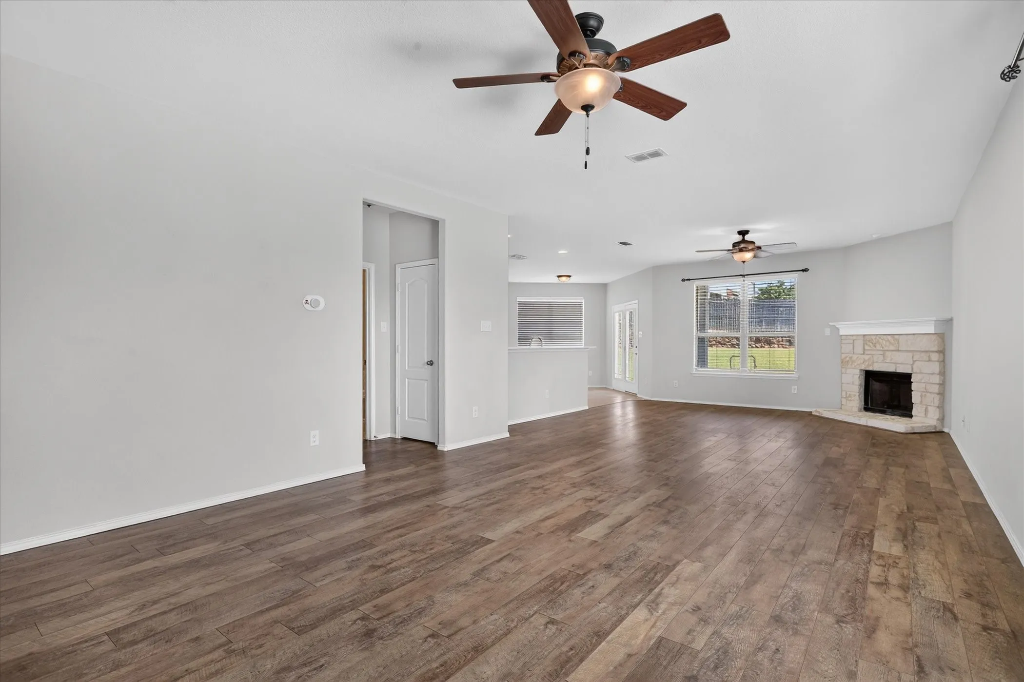 Single Family Residence For Sale in Denton County , 3513 Seaside Drive, Denton, Texas 76208, 4 Bedroom, 3 Bathroom, 2 Garage spaces, 3,225 Sqft, built in 2015, mls#21380173, Real Estate Agent in Denton, Homes For Sale in Denton county, Homes For Sale in Denton, Realtor in Denton Texas, Real Estate Brokerage Independent Realty Texas, Luminita Cordes Realtor