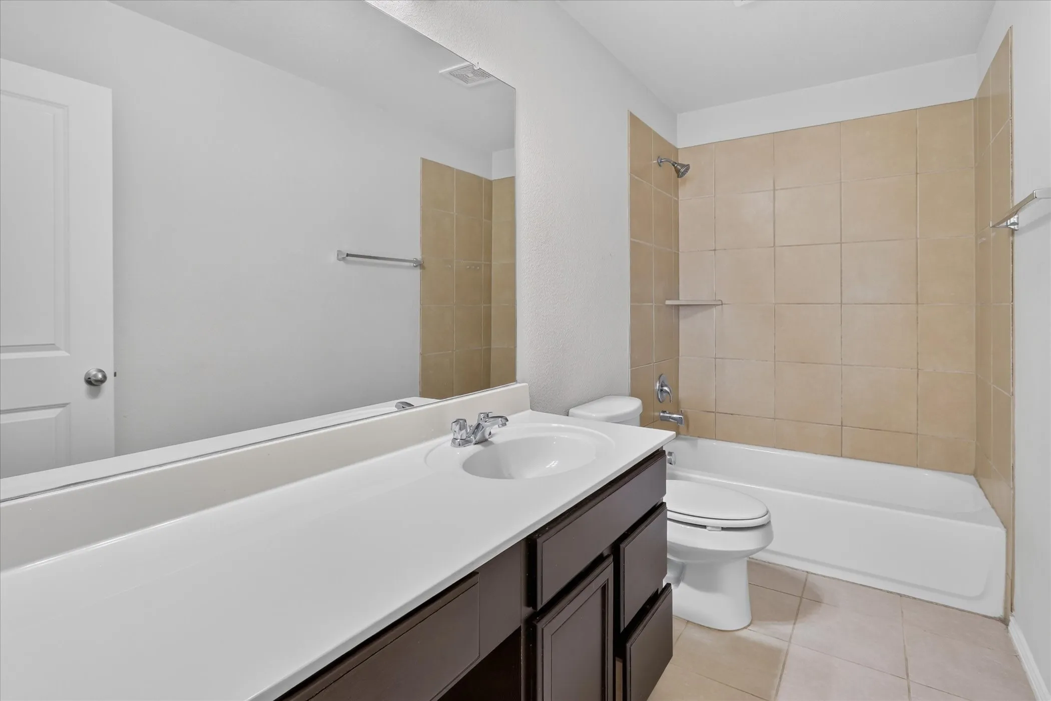 Single Family Residence For Sale in Denton County , 3513 Seaside Drive, Denton, Texas 76208, 4 Bedroom, 3 Bathroom, 2 Garage spaces, 3,225 Sqft, built in 2015, mls#21380173, Real Estate Agent in Denton, Homes For Sale in Denton county, Homes For Sale in Denton, Realtor in Denton Texas, Real Estate Brokerage Independent Realty Texas, Luminita Cordes Realtor