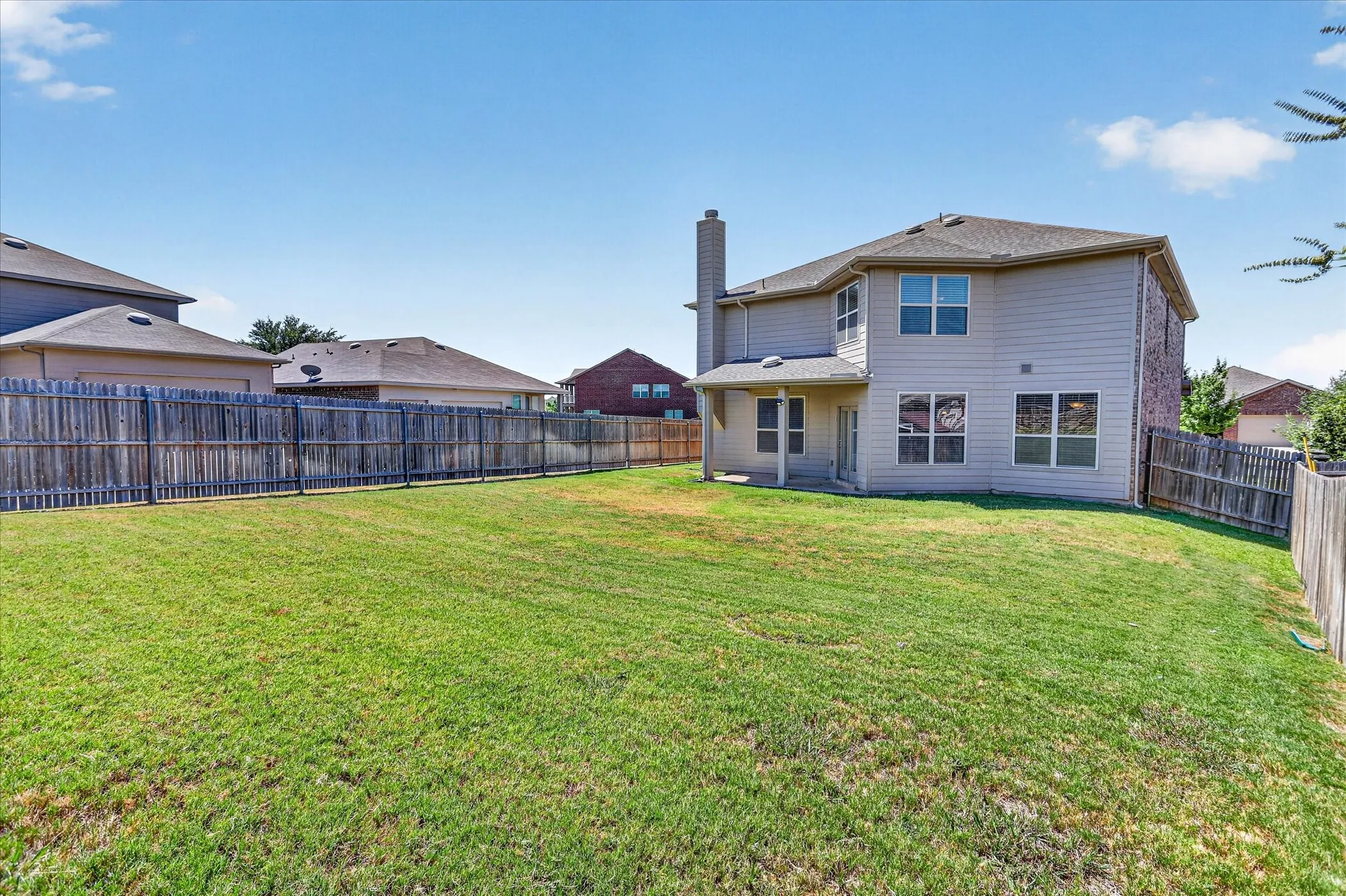 Single Family Residence For Sale in Denton County , 3513 Seaside Drive, Denton, Texas 76208, 4 Bedroom, 3 Bathroom, 2 Garage spaces, 3,225 Sqft, built in 2015, mls#21380173, Real Estate Agent in Denton, Homes For Sale in Denton county, Homes For Sale in Denton, Realtor in Denton Texas, Real Estate Brokerage Independent Realty Texas, Luminita Cordes Realtor