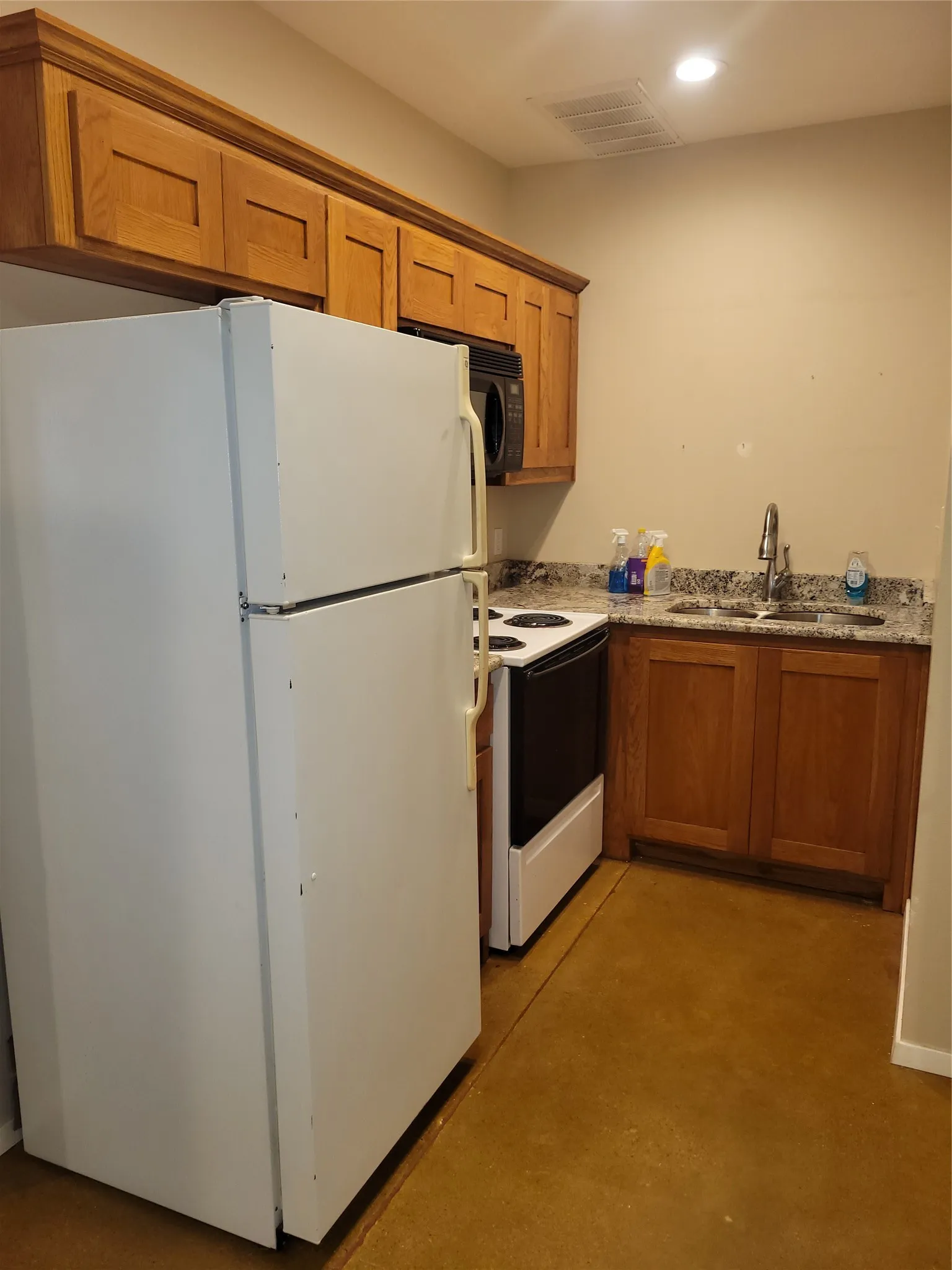 Single Family Residence For Rent in Tarrant County , 578 Aviator Drive, Fort Worth, Texas 76179, 1 Bedroom, 2 Bathroom, Garage spaces, 3,550 Sqft, built in 1998, mls#21380177, Real Estate Agent in Fort Worth, Homes For Rent in Tarrant county, Homes For Rent in Fort Worth, Realtor in Fort Worth Texas, Real Estate Brokerage Independent Realty Texas, Luminita Cordes Realtor