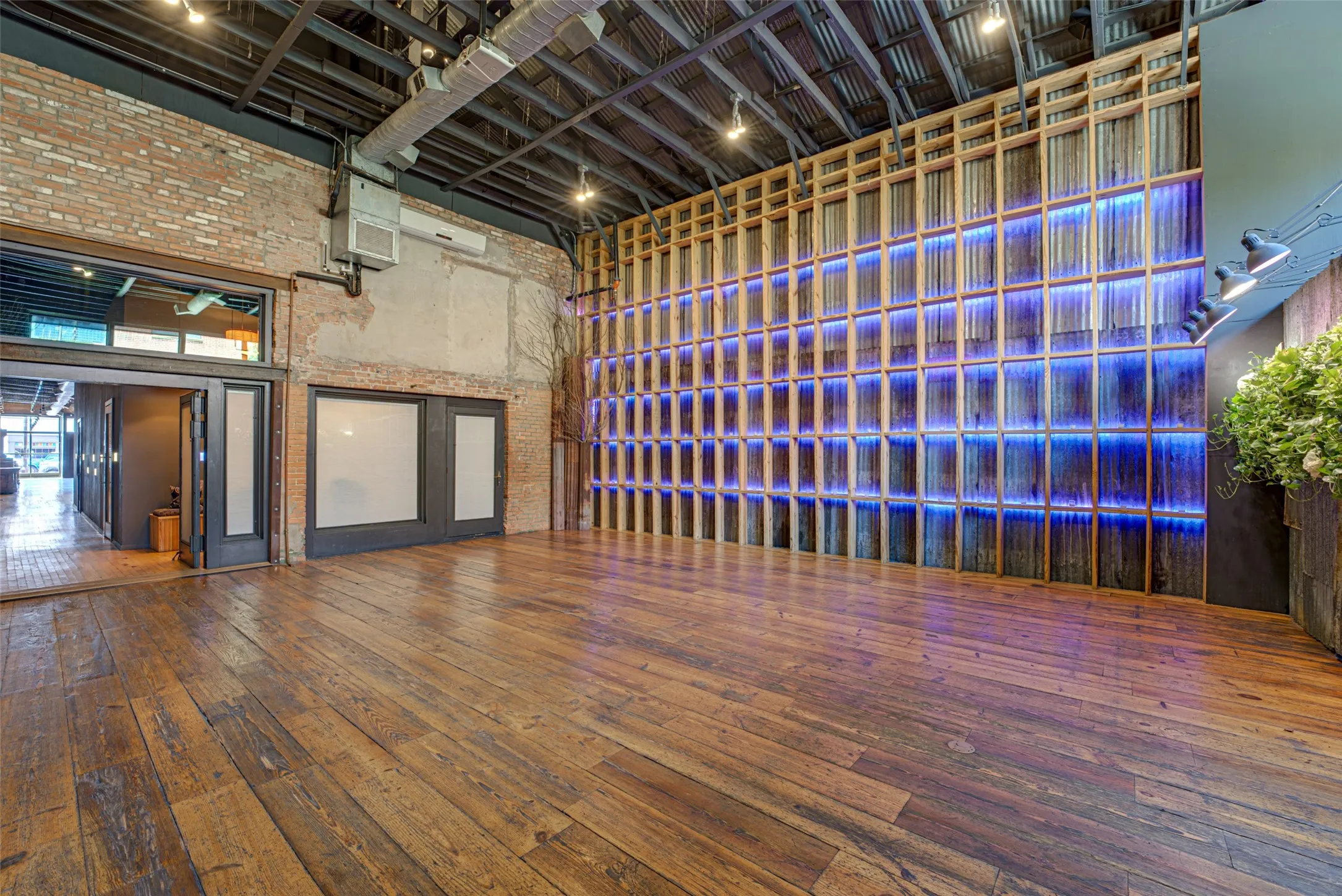 Rear Gallery Room
