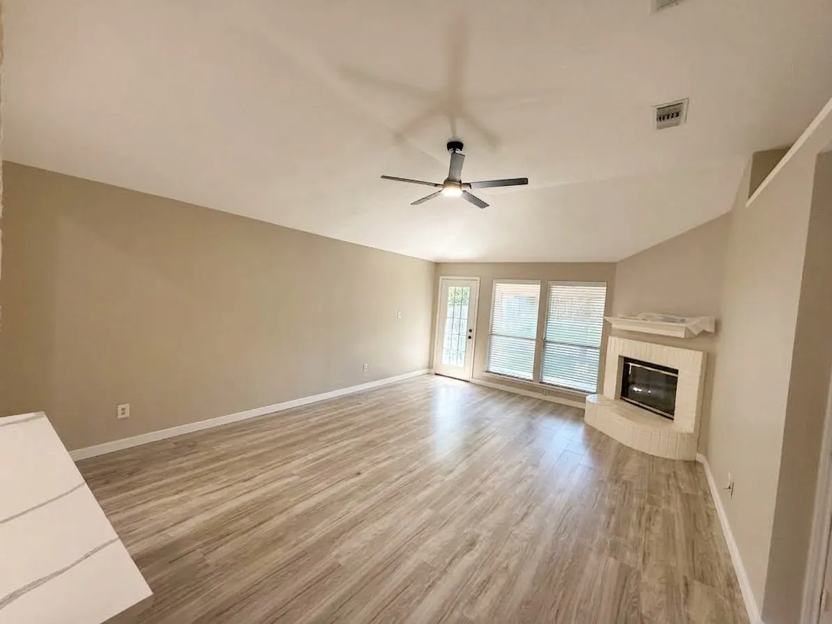 Single Family Residence For Sale in Tarrant County , 4040 Staghorn Circle N, Fort Worth, Texas 76137, 3 Bedroom, 2 Bathroom, 2 Garage spaces, 1,800 Sqft, built in 1992, mls#21380130, Real Estate Agent in Fort Worth, Homes For Sale in Tarrant county, Homes For Sale in Fort Worth, Realtor in Fort Worth Texas, Real Estate Brokerage Independent Realty Texas, Luminita Cordes Realtor