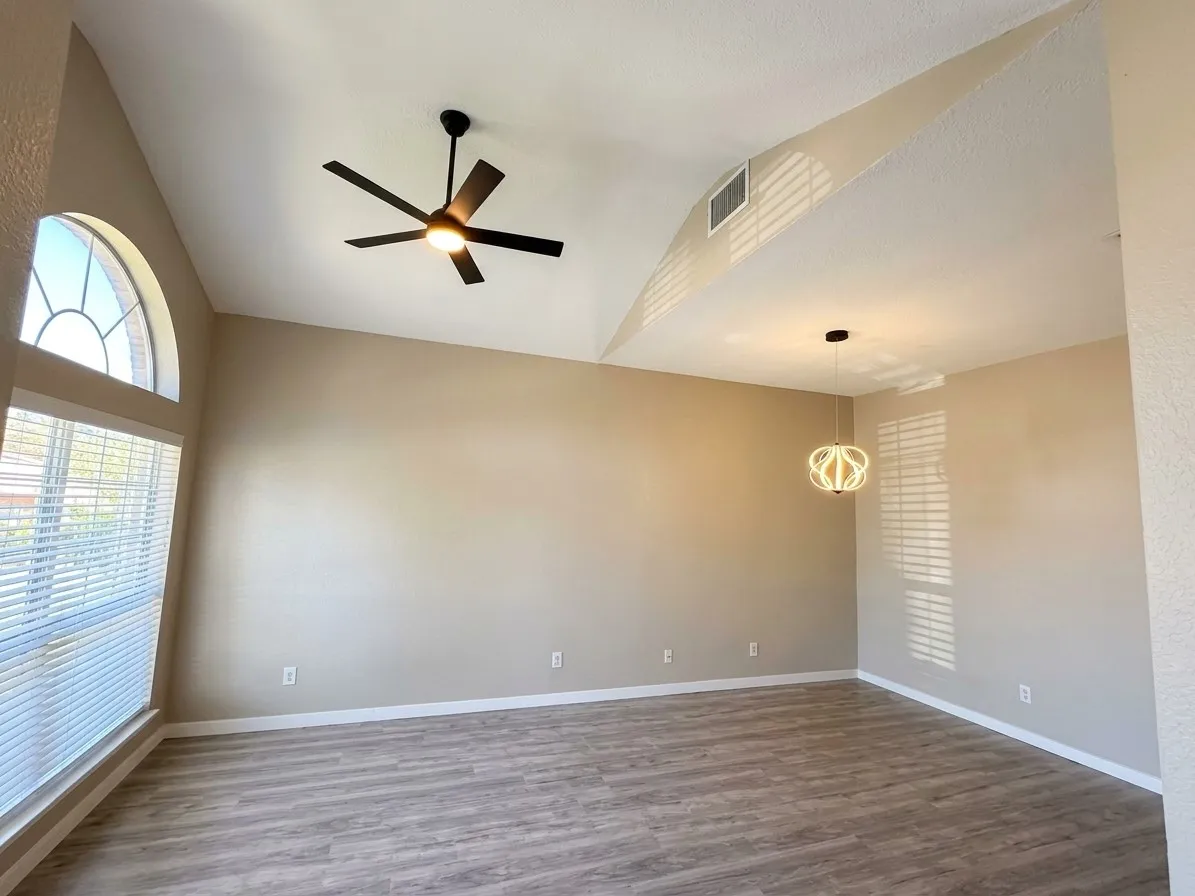 Single Family Residence For Sale in Tarrant County , 4040 Staghorn Circle N, Fort Worth, Texas 76137, 3 Bedroom, 2 Bathroom, 2 Garage spaces, 1,800 Sqft, built in 1992, mls#21380130, Real Estate Agent in Fort Worth, Homes For Sale in Tarrant county, Homes For Sale in Fort Worth, Realtor in Fort Worth Texas, Real Estate Brokerage Independent Realty Texas, Luminita Cordes Realtor