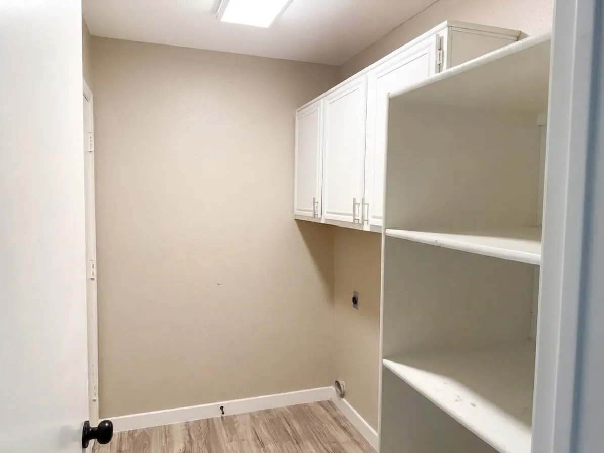 Single Family Residence For Sale in Tarrant County , 4040 Staghorn Circle N, Fort Worth, Texas 76137, 3 Bedroom, 2 Bathroom, 2 Garage spaces, 1,800 Sqft, built in 1992, mls#21380130, Real Estate Agent in Fort Worth, Homes For Sale in Tarrant county, Homes For Sale in Fort Worth, Realtor in Fort Worth Texas, Real Estate Brokerage Independent Realty Texas, Luminita Cordes Realtor