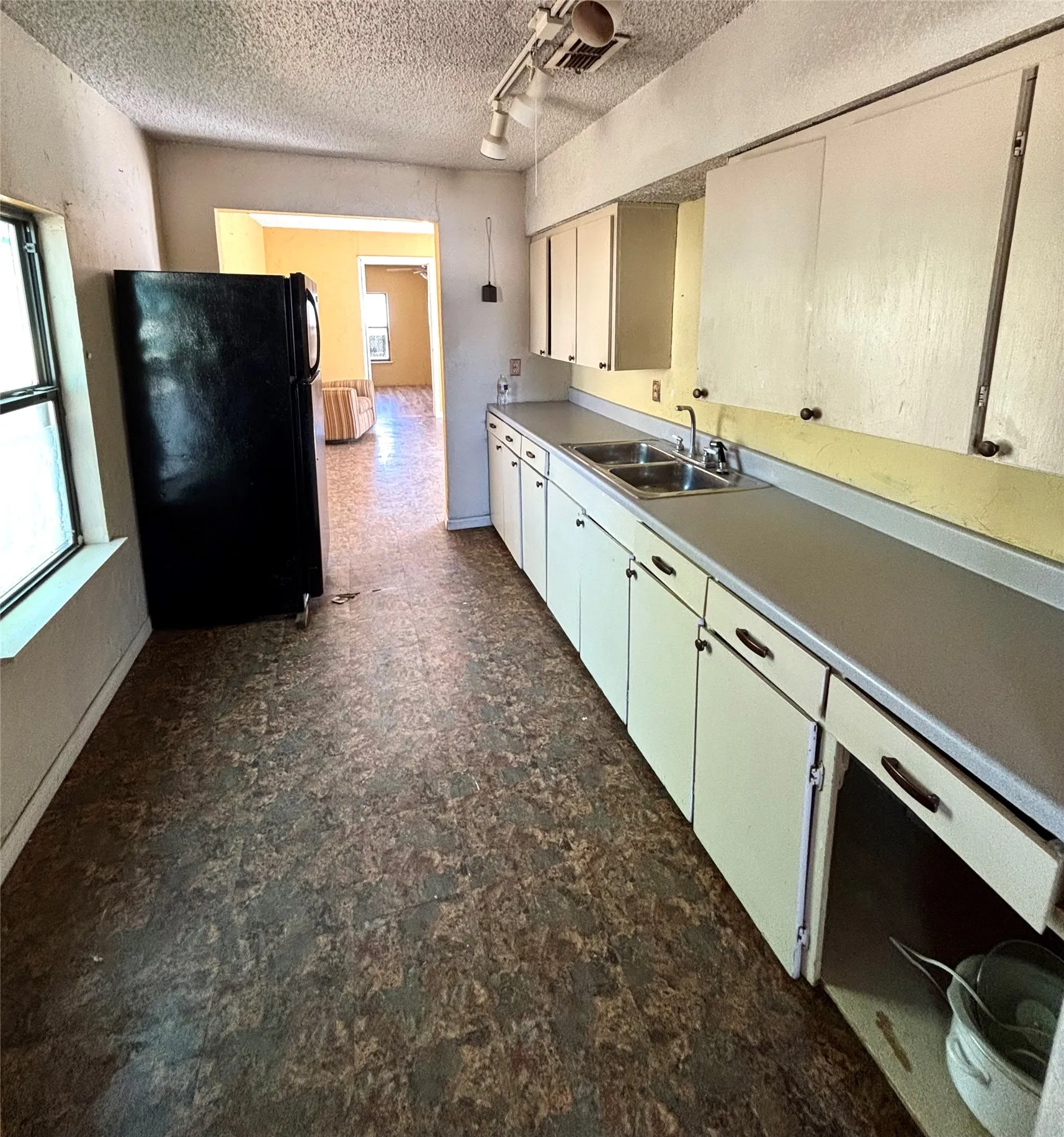 Single Family Residence For Sale in Montague County , 600 Travis Street, Nocona, Texas 76255, 3 Bedroom, 2 Bathroom, Garage spaces, 1,284 Sqft, built in 1950, mls#21380182, Real Estate Agent in Nocona, Homes For Sale in Montague county, Homes For Sale in Nocona, Realtor in Nocona Texas, Real Estate Brokerage Independent Realty Texas, Luminita Cordes Realtor