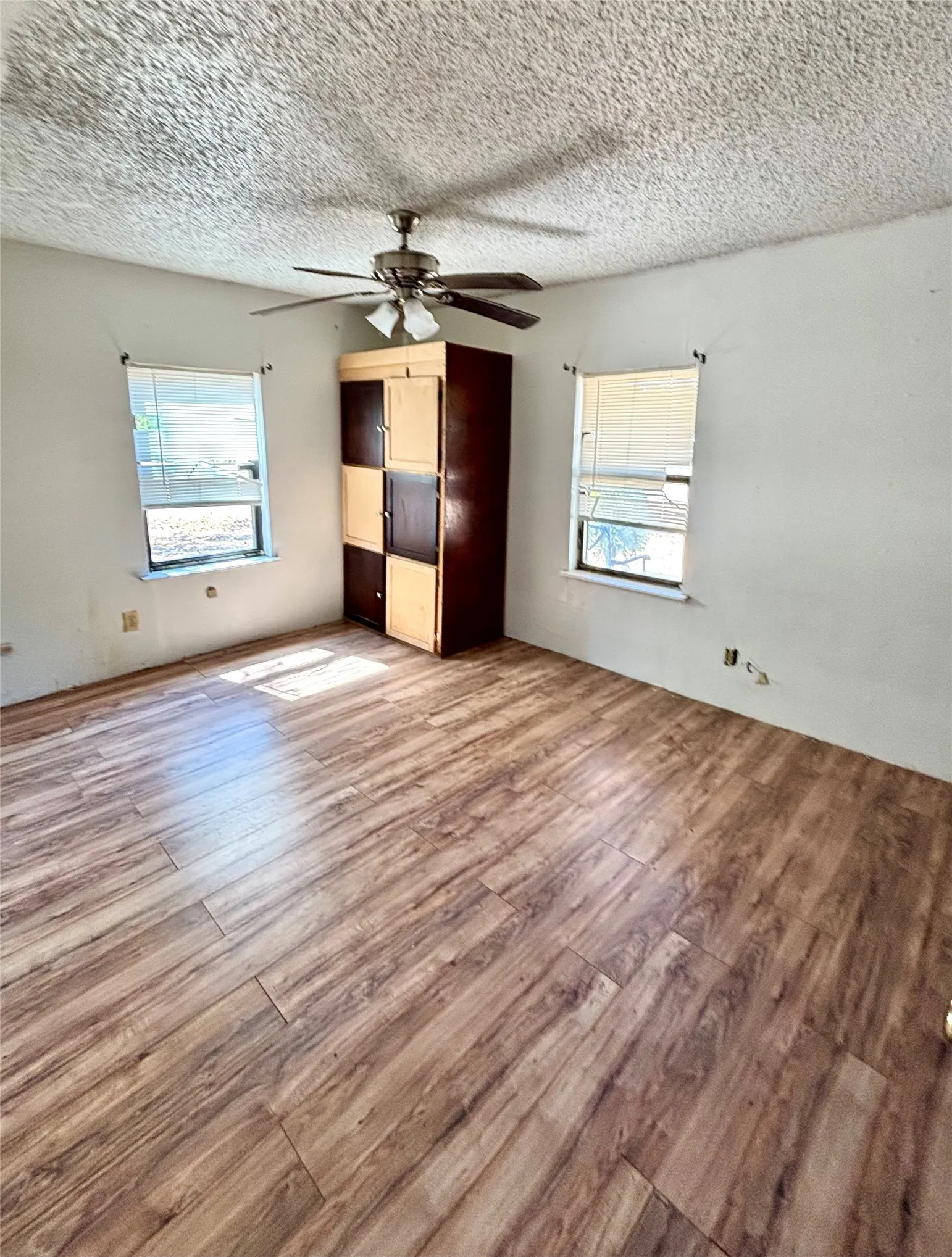 Single Family Residence For Sale in Montague County , 600 Travis Street, Nocona, Texas 76255, 3 Bedroom, 2 Bathroom, Garage spaces, 1,284 Sqft, built in 1950, mls#21380182, Real Estate Agent in Nocona, Homes For Sale in Montague county, Homes For Sale in Nocona, Realtor in Nocona Texas, Real Estate Brokerage Independent Realty Texas, Luminita Cordes Realtor