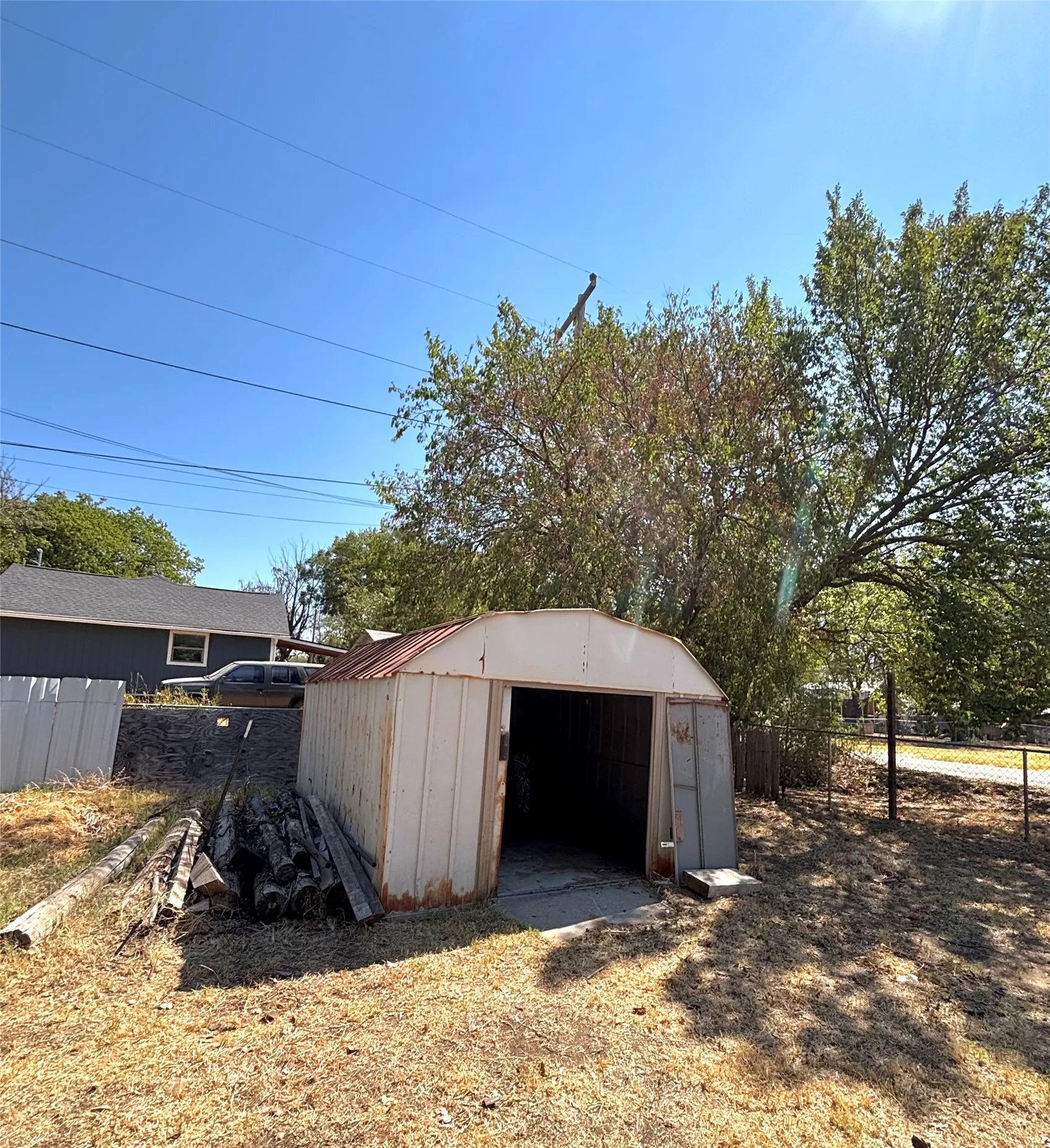 Single Family Residence For Sale in Montague County , 600 Travis Street, Nocona, Texas 76255, 3 Bedroom, 2 Bathroom, Garage spaces, 1,284 Sqft, built in 1950, mls#21380182, Real Estate Agent in Nocona, Homes For Sale in Montague county, Homes For Sale in Nocona, Realtor in Nocona Texas, Real Estate Brokerage Independent Realty Texas, Luminita Cordes Realtor