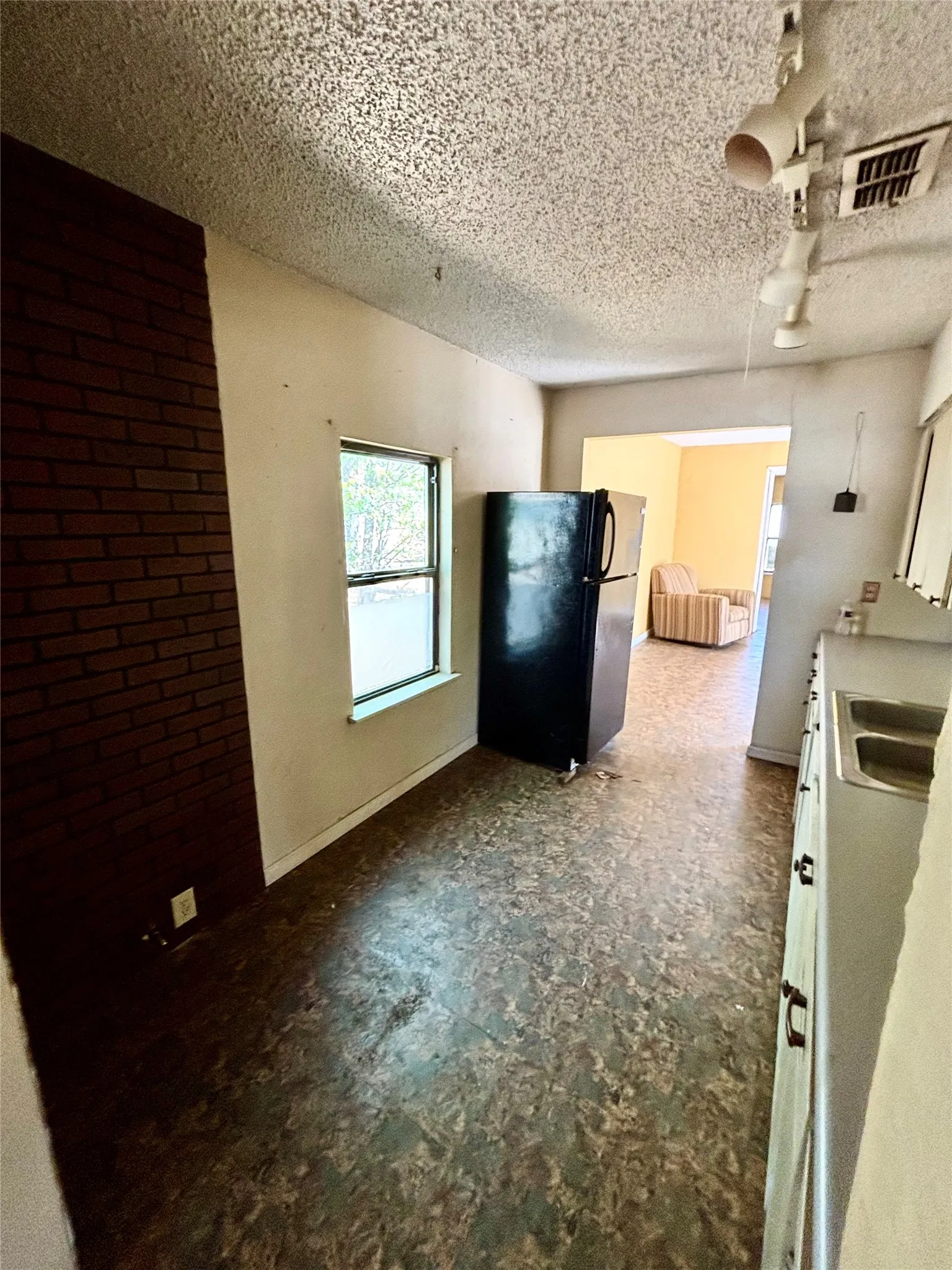 Single Family Residence For Sale in Montague County , 600 Travis Street, Nocona, Texas 76255, 3 Bedroom, 2 Bathroom, Garage spaces, 1,284 Sqft, built in 1950, mls#21380182, Real Estate Agent in Nocona, Homes For Sale in Montague county, Homes For Sale in Nocona, Realtor in Nocona Texas, Real Estate Brokerage Independent Realty Texas, Luminita Cordes Realtor
