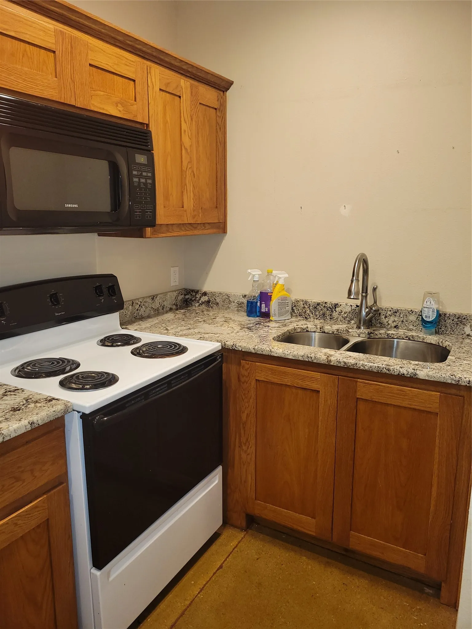 Office For Rent in Tarrant County , 578 Aviator Drive, Fort Worth, Texas 76179, 0, 0, Garage spaces, 0 Sqft, built in 1998, mls#21380181, Real Estate Agent in Fort Worth, Homes For Rent in Tarrant county, Homes For Rent in Fort Worth, Realtor in Fort Worth Texas, Real Estate Brokerage Independent Realty Texas, Luminita Cordes Realtor