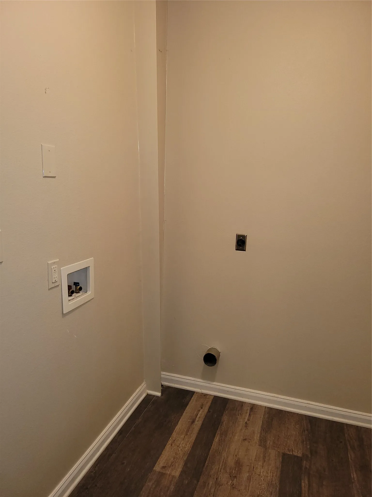 Office For Rent in Tarrant County , 578 Aviator Drive, Fort Worth, Texas 76179, 0, 0, Garage spaces, 0 Sqft, built in 1998, mls#21380181, Real Estate Agent in Fort Worth, Homes For Rent in Tarrant county, Homes For Rent in Fort Worth, Realtor in Fort Worth Texas, Real Estate Brokerage Independent Realty Texas, Luminita Cordes Realtor