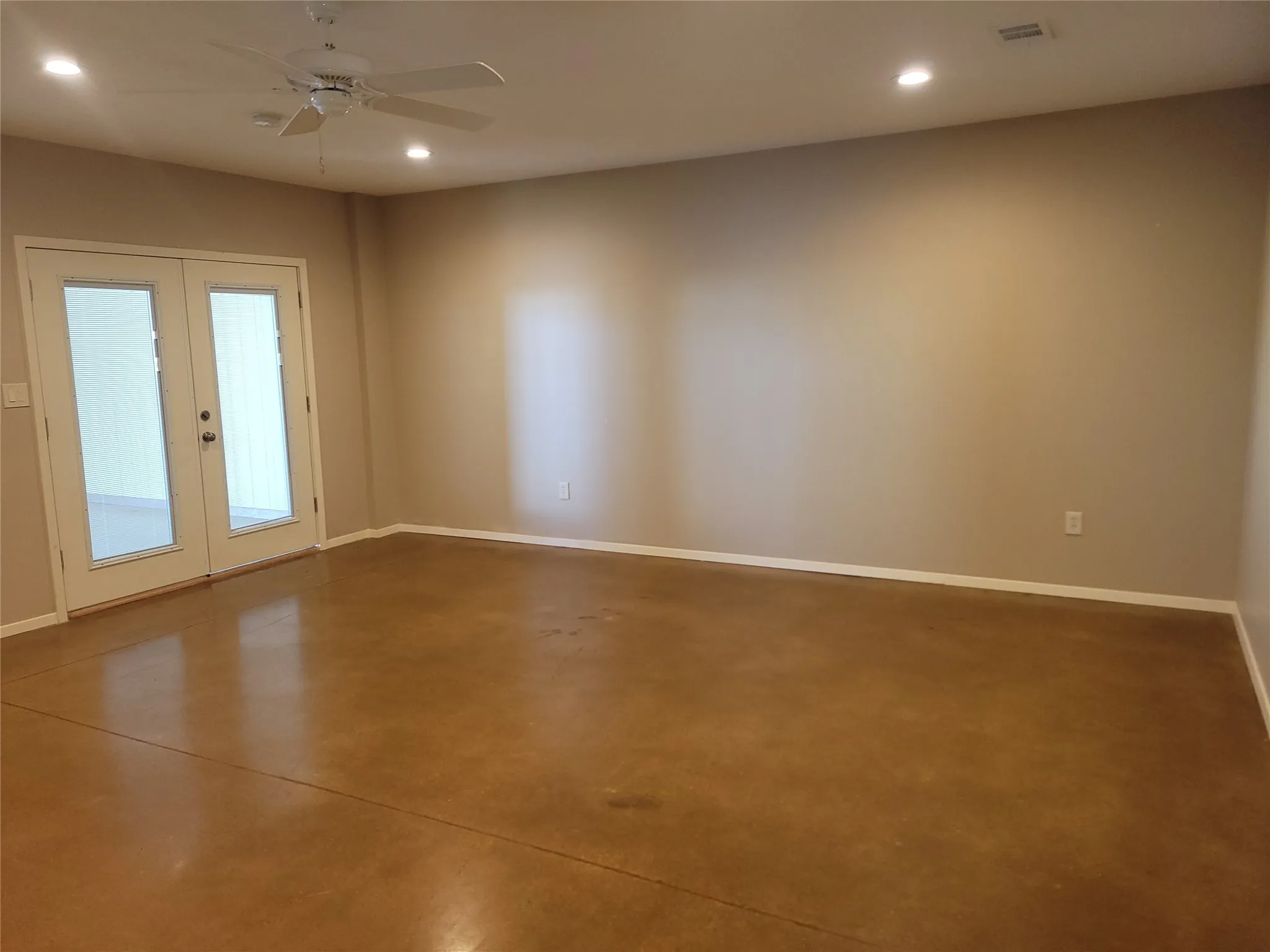 Office For Rent in Tarrant County , 578 Aviator Drive, Fort Worth, Texas 76179, 0, 0, Garage spaces, 0 Sqft, built in 1998, mls#21380181, Real Estate Agent in Fort Worth, Homes For Rent in Tarrant county, Homes For Rent in Fort Worth, Realtor in Fort Worth Texas, Real Estate Brokerage Independent Realty Texas, Luminita Cordes Realtor