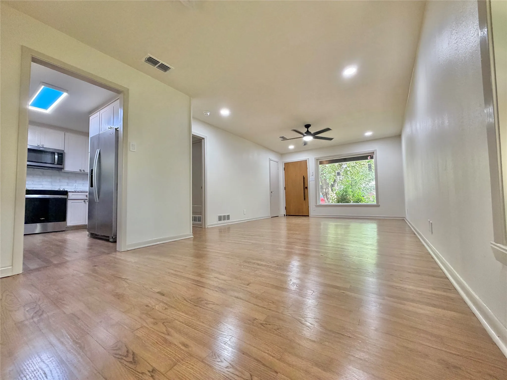 Single Family Residence For Sale in Denton County , 1812 Carlton Street, Denton, Texas 76201, 3 Bedroom, 2 Bathroom, 1 Garage spaces, 1,134 Sqft, built in 1956, mls#21380091, Real Estate Agent in Denton, Homes For Sale in Denton county, Homes For Sale in Denton, Realtor in Denton Texas, Real Estate Brokerage Independent Realty Texas, Luminita Cordes Realtor