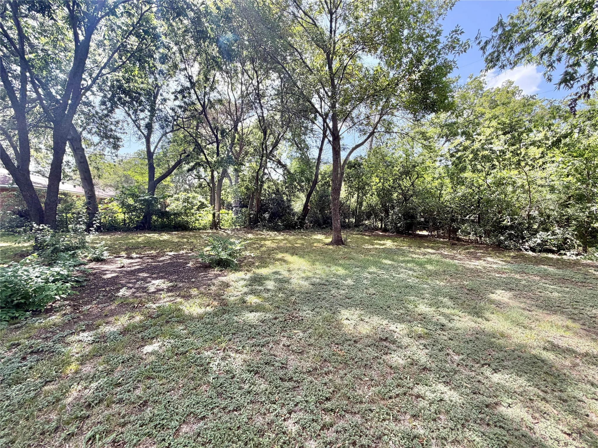 Single Family Residence For Sale in Denton County , 1812 Carlton Street, Denton, Texas 76201, 3 Bedroom, 2 Bathroom, 1 Garage spaces, 1,134 Sqft, built in 1956, mls#21380091, Real Estate Agent in Denton, Homes For Sale in Denton county, Homes For Sale in Denton, Realtor in Denton Texas, Real Estate Brokerage Independent Realty Texas, Luminita Cordes Realtor