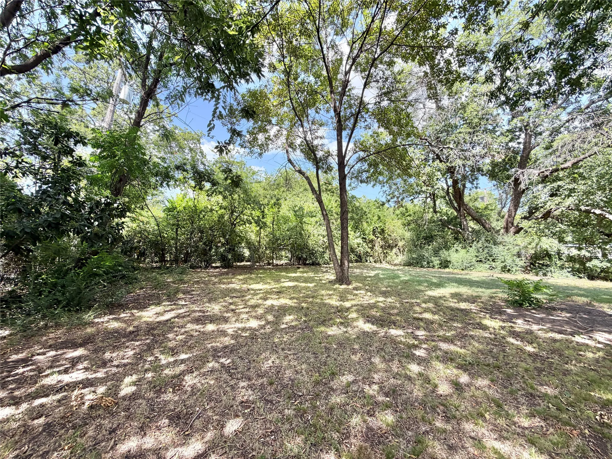 Single Family Residence For Sale in Denton County , 1812 Carlton Street, Denton, Texas 76201, 3 Bedroom, 2 Bathroom, 1 Garage spaces, 1,134 Sqft, built in 1956, mls#21380091, Real Estate Agent in Denton, Homes For Sale in Denton county, Homes For Sale in Denton, Realtor in Denton Texas, Real Estate Brokerage Independent Realty Texas, Luminita Cordes Realtor