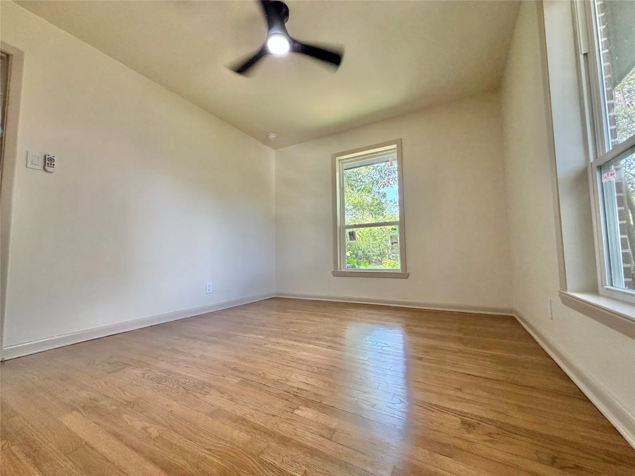 Single Family Residence For Sale in Denton County , 1812 Carlton Street, Denton, Texas 76201, 3 Bedroom, 2 Bathroom, 1 Garage spaces, 1,134 Sqft, built in 1956, mls#21380091, Real Estate Agent in Denton, Homes For Sale in Denton county, Homes For Sale in Denton, Realtor in Denton Texas, Real Estate Brokerage Independent Realty Texas, Luminita Cordes Realtor