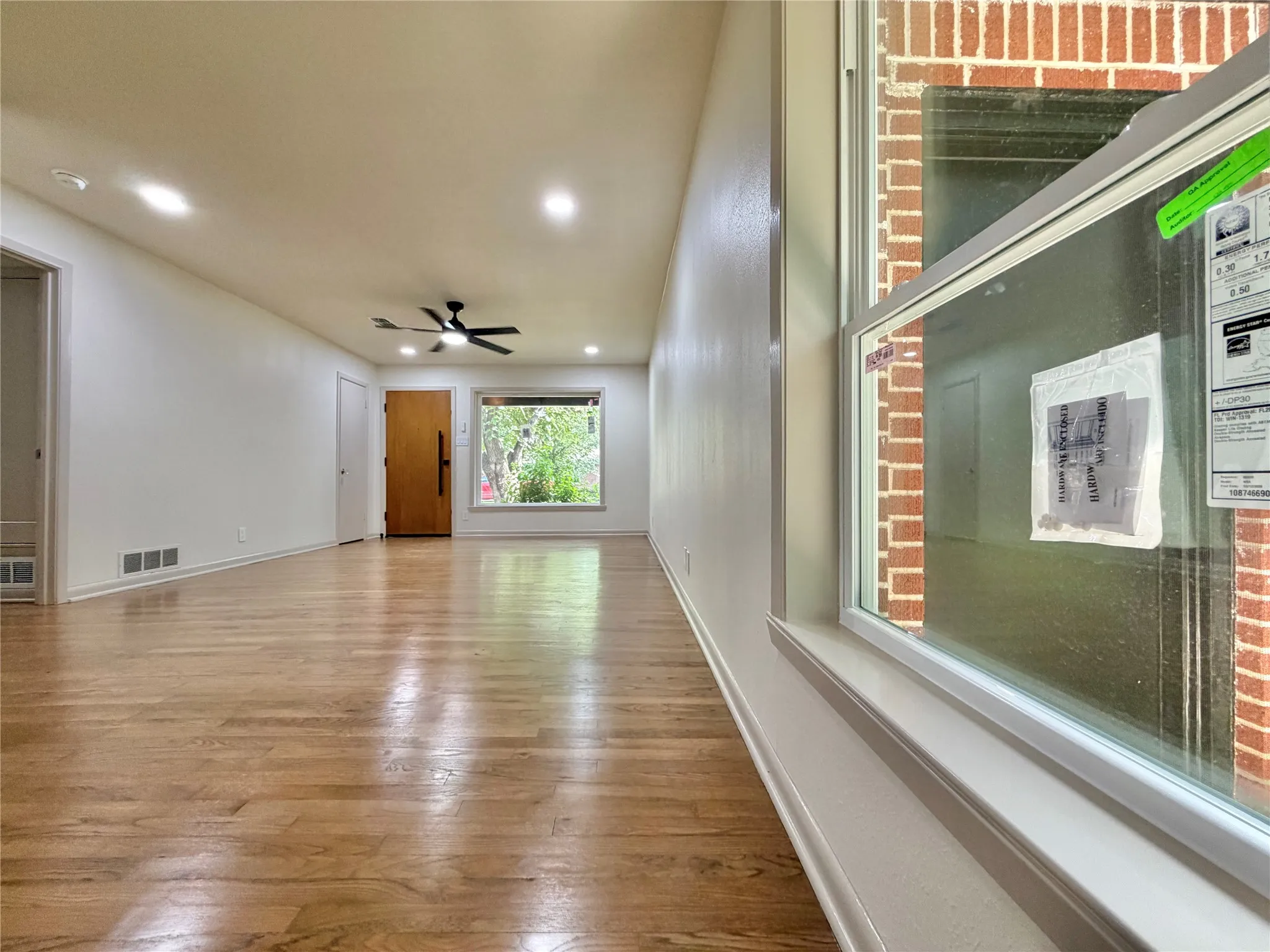 Single Family Residence For Sale in Denton County , 1812 Carlton Street, Denton, Texas 76201, 3 Bedroom, 2 Bathroom, 1 Garage spaces, 1,134 Sqft, built in 1956, mls#21380091, Real Estate Agent in Denton, Homes For Sale in Denton county, Homes For Sale in Denton, Realtor in Denton Texas, Real Estate Brokerage Independent Realty Texas, Luminita Cordes Realtor