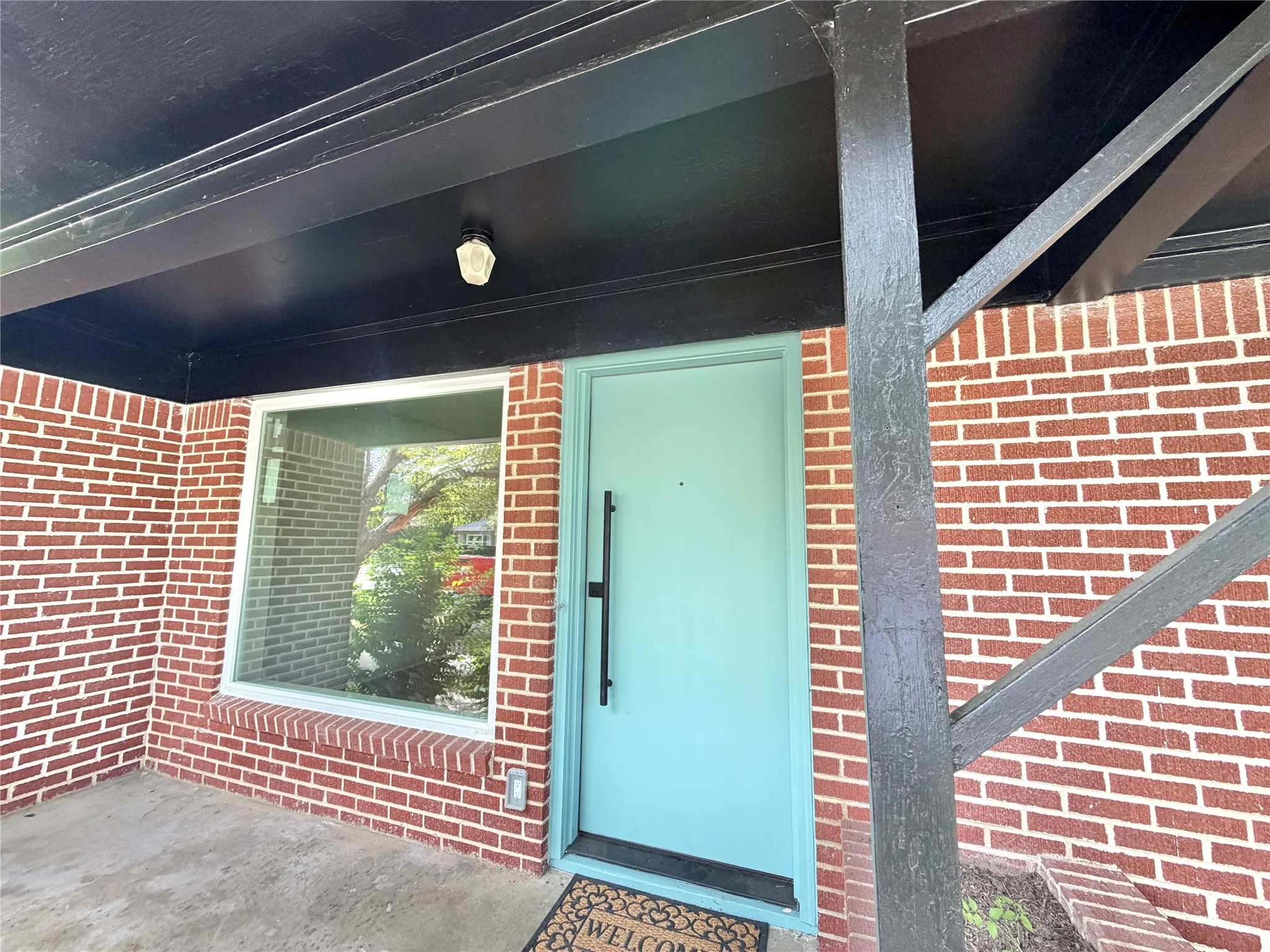 Single Family Residence For Sale in Denton County , 1812 Carlton Street, Denton, Texas 76201, 3 Bedroom, 2 Bathroom, 1 Garage spaces, 1,134 Sqft, built in 1956, mls#21380091, Real Estate Agent in Denton, Homes For Sale in Denton county, Homes For Sale in Denton, Realtor in Denton Texas, Real Estate Brokerage Independent Realty Texas, Luminita Cordes Realtor