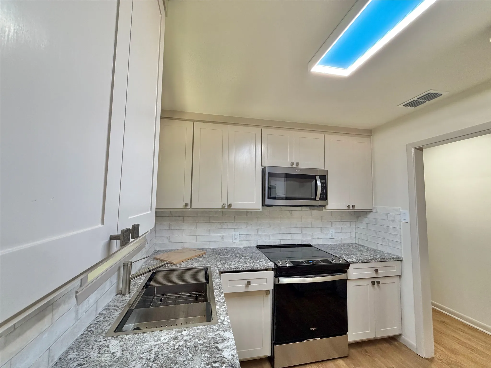 Single Family Residence For Sale in Denton County , 1812 Carlton Street, Denton, Texas 76201, 3 Bedroom, 2 Bathroom, 1 Garage spaces, 1,134 Sqft, built in 1956, mls#21380091, Real Estate Agent in Denton, Homes For Sale in Denton county, Homes For Sale in Denton, Realtor in Denton Texas, Real Estate Brokerage Independent Realty Texas, Luminita Cordes Realtor