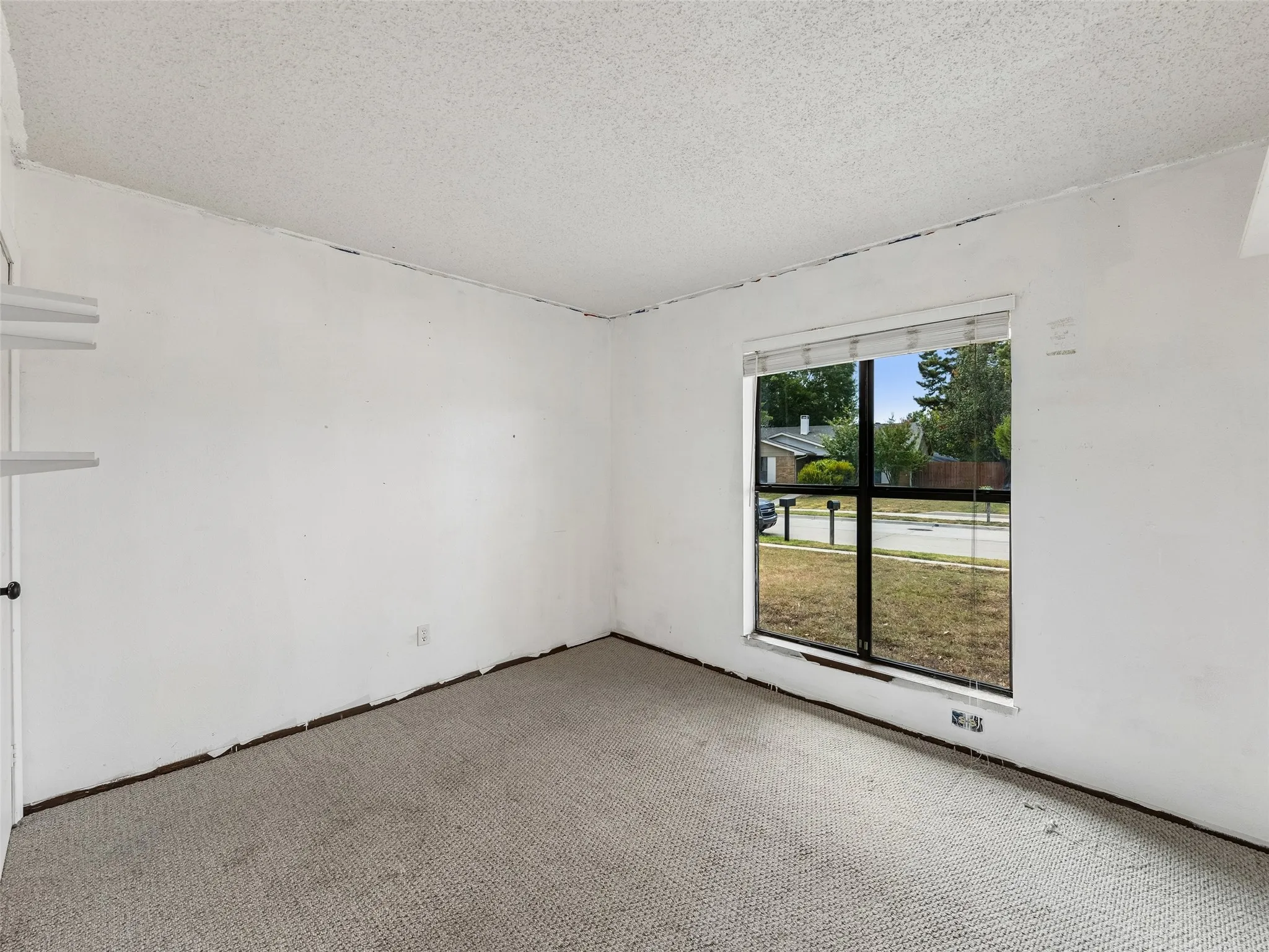 Single Family Residence For Sale in Denton County , 733 Red Wing Drive, Lewisville, Texas 75067, 3 Bedroom, 2 Bathroom, 2 Garage spaces, 1,581 Sqft, built in 1978, mls#21379960, Real Estate Agent in Lewisville, Homes For Sale in Denton county, Homes For Sale in Lewisville, Realtor in Lewisville Texas, Real Estate Brokerage Independent Realty Texas, Luminita Cordes Realtor