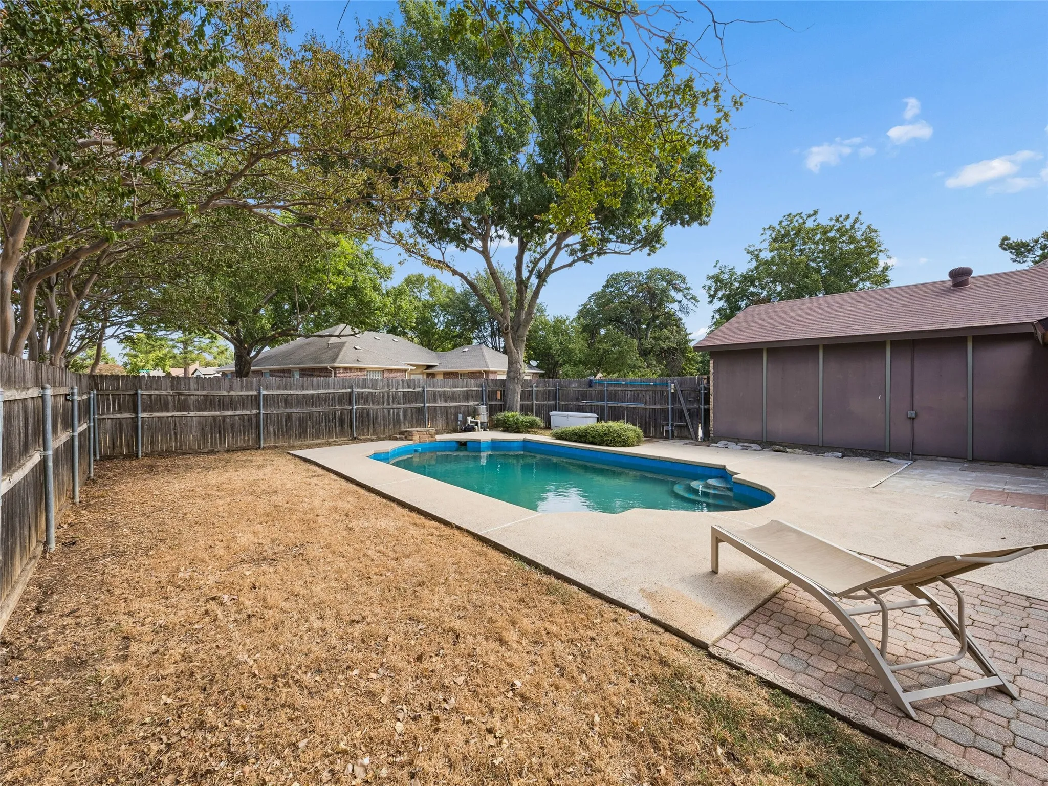 Single Family Residence For Sale in Denton County , 733 Red Wing Drive, Lewisville, Texas 75067, 3 Bedroom, 2 Bathroom, 2 Garage spaces, 1,581 Sqft, built in 1978, mls#21379960, Real Estate Agent in Lewisville, Homes For Sale in Denton county, Homes For Sale in Lewisville, Realtor in Lewisville Texas, Real Estate Brokerage Independent Realty Texas, Luminita Cordes Realtor