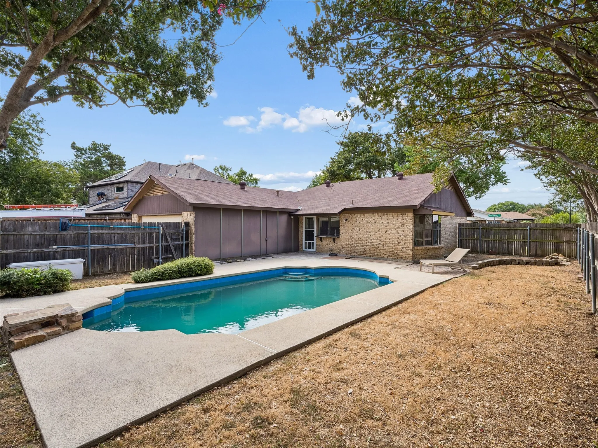 Single Family Residence For Sale in Denton County , 733 Red Wing Drive, Lewisville, Texas 75067, 3 Bedroom, 2 Bathroom, 2 Garage spaces, 1,581 Sqft, built in 1978, mls#21379960, Real Estate Agent in Lewisville, Homes For Sale in Denton county, Homes For Sale in Lewisville, Realtor in Lewisville Texas, Real Estate Brokerage Independent Realty Texas, Luminita Cordes Realtor
