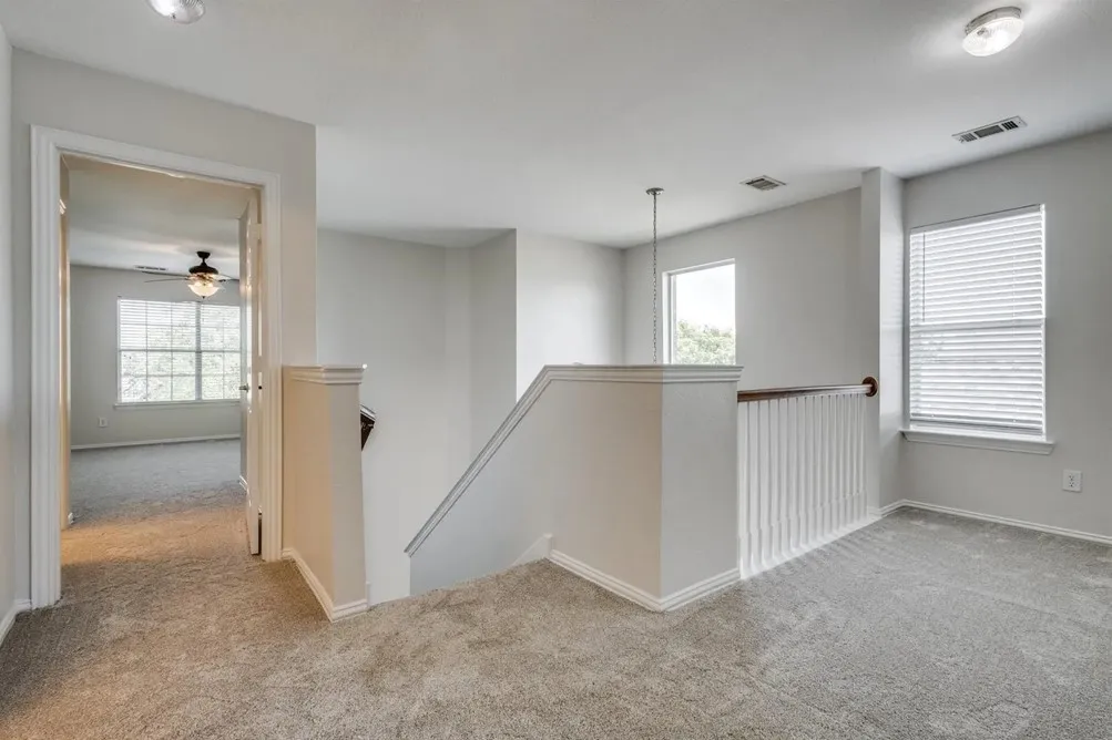Single Family Residence For Rent in Tarrant County , 3108 Spotted Owl Drive, Fort Worth, Texas 76244, 3 Bedroom, 3 Bathroom, 2 Garage spaces, 1,789 Sqft, built in 2006, mls#21380189, Real Estate Agent in Fort Worth, Homes For Rent in Tarrant county, Homes For Rent in Fort Worth, Realtor in Fort Worth Texas, Real Estate Brokerage Independent Realty Texas, Luminita Cordes Realtor
