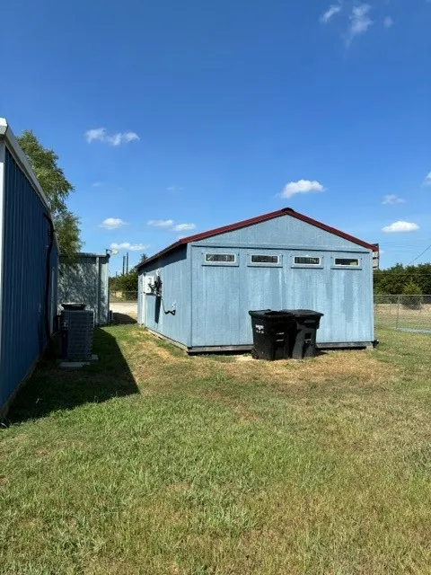 Industrial For Sale in Kaufman County , 19059 State Highway 274 Highway, Kemp, Texas 75143, 0, 0, Garage spaces, 0 Sqft, built in 1976, mls#21379627, Real Estate Agent in Kemp, Homes For Sale in Kaufman county, Homes For Sale in Kemp, Realtor in Kemp Texas, Real Estate Brokerage Independent Realty Texas, Luminita Cordes Realtor