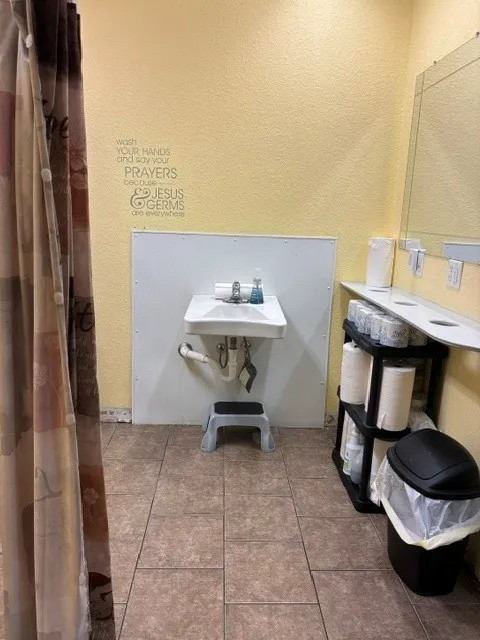 Industrial For Sale in Kaufman County , 19059 State Highway 274 Highway, Kemp, Texas 75143, 0, 0, Garage spaces, 0 Sqft, built in 1976, mls#21379627, Real Estate Agent in Kemp, Homes For Sale in Kaufman county, Homes For Sale in Kemp, Realtor in Kemp Texas, Real Estate Brokerage Independent Realty Texas, Luminita Cordes Realtor