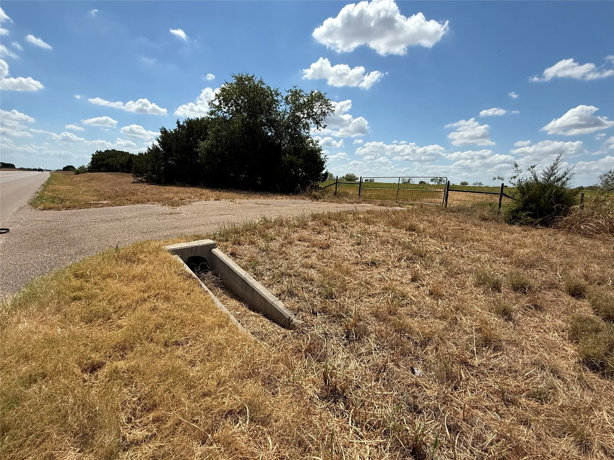 Unimproved Land For Sale in Mc Lennan County , TBD 141.624 +/- ac HWY 6 Highway, Crawford, Texas 76638, 0, 0, Garage spaces, 0 Sqft, built in 0, mls#21360645, Real Estate Agent in Crawford, Homes For Sale in Mc Lennan county, Homes For Sale in Crawford, Realtor in Crawford Texas, Real Estate Brokerage Independent Realty Texas, Luminita Cordes Realtor
