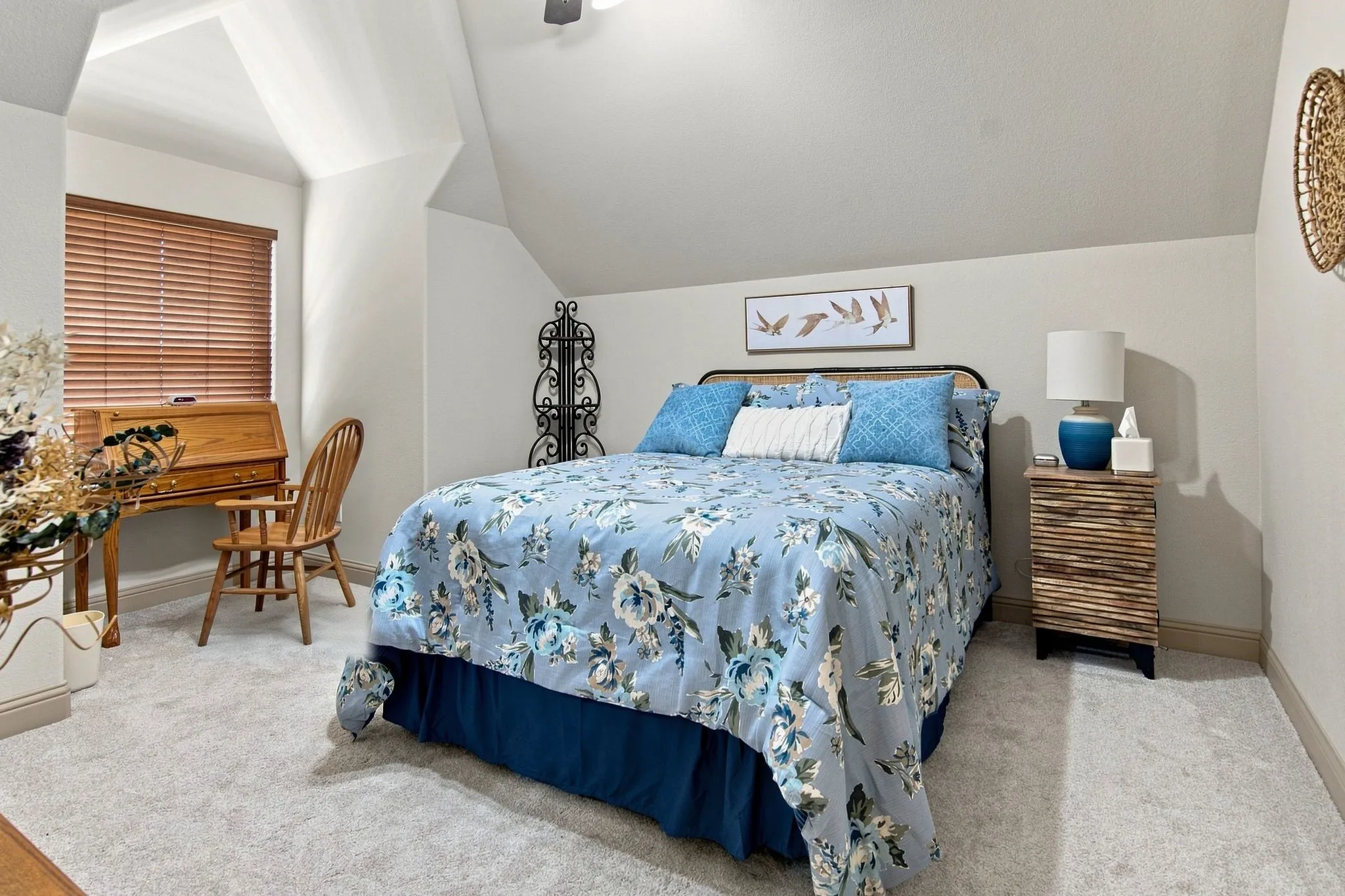 Single Family Residence For Sale in Tarrant County , 14024 Edgemon Way, Newark, Texas 76071, 5 Bedroom, 4 Bathroom, 3 Garage spaces, 3,456 Sqft, built in 2006, mls#21378525, Real Estate Agent in Newark, Homes For Sale in Tarrant county, Homes For Sale in Newark, Realtor in Newark Texas, Real Estate Brokerage Independent Realty Texas, Luminita Cordes Realtor