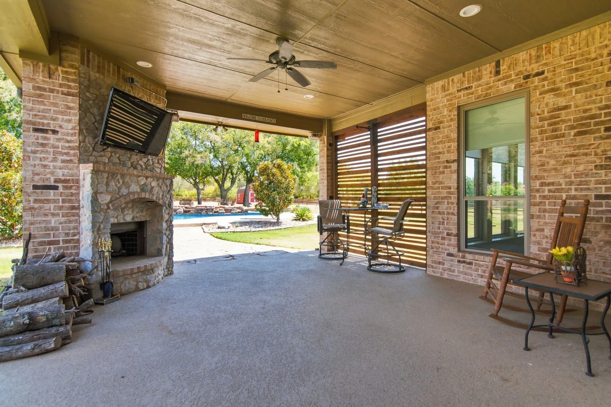 Single Family Residence For Sale in Tarrant County , 14024 Edgemon Way, Newark, Texas 76071, 5 Bedroom, 4 Bathroom, 3 Garage spaces, 3,456 Sqft, built in 2006, mls#21378525, Real Estate Agent in Newark, Homes For Sale in Tarrant county, Homes For Sale in Newark, Realtor in Newark Texas, Real Estate Brokerage Independent Realty Texas, Luminita Cordes Realtor