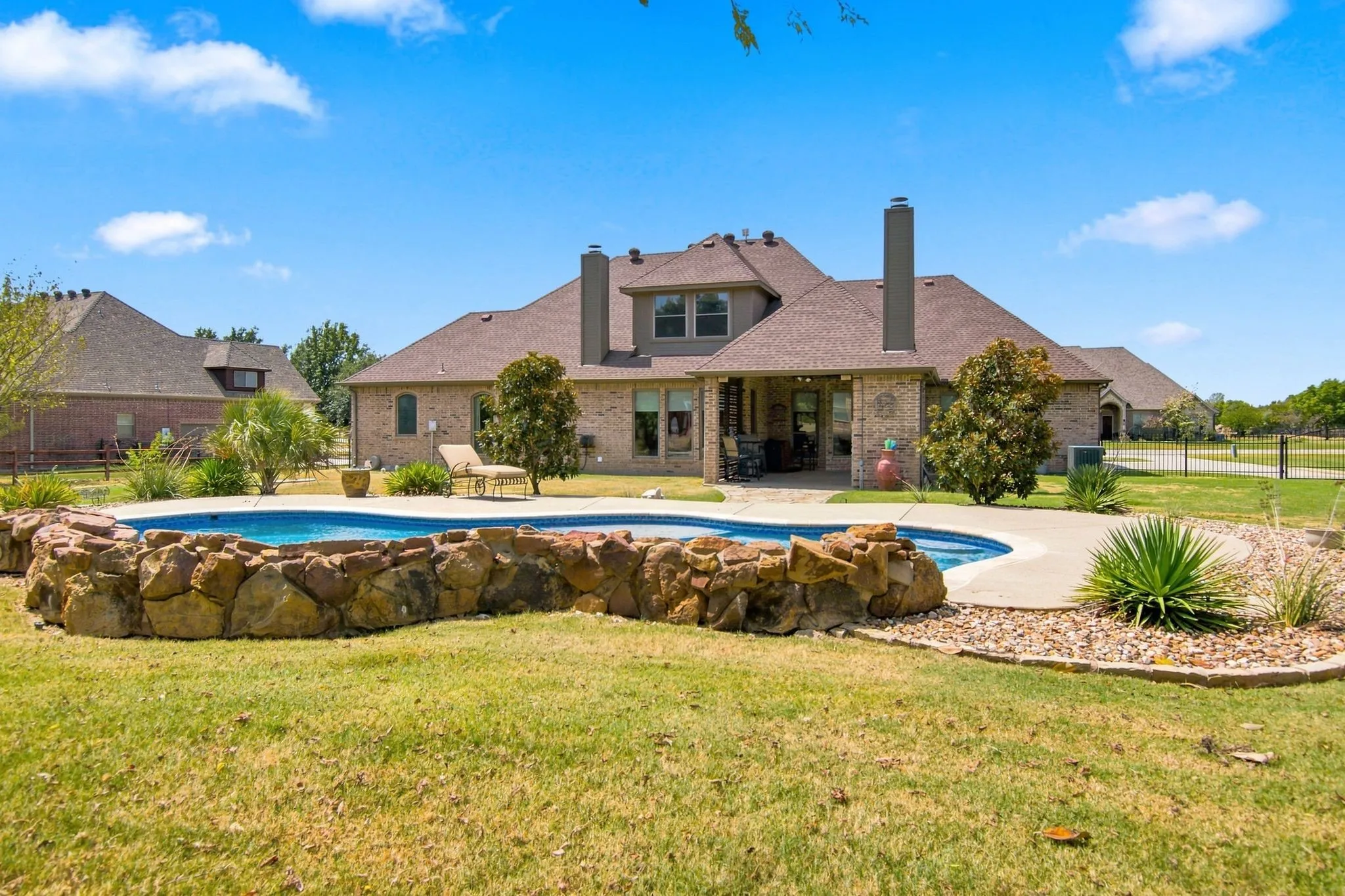 Single Family Residence For Sale in Tarrant County , 14024 Edgemon Way, Newark, Texas 76071, 5 Bedroom, 4 Bathroom, 3 Garage spaces, 3,456 Sqft, built in 2006, mls#21378525, Real Estate Agent in Newark, Homes For Sale in Tarrant county, Homes For Sale in Newark, Realtor in Newark Texas, Real Estate Brokerage Independent Realty Texas, Luminita Cordes Realtor