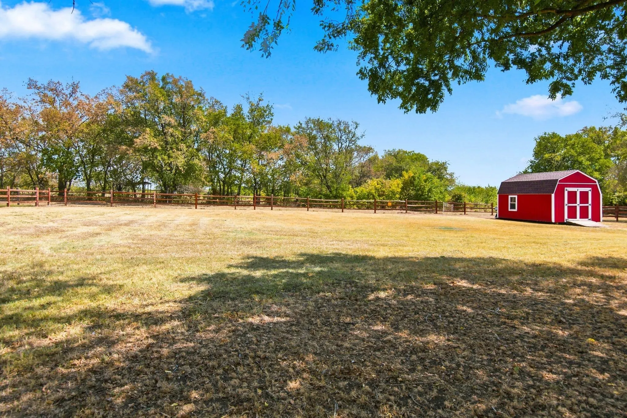 Single Family Residence For Sale in Tarrant County , 14024 Edgemon Way, Newark, Texas 76071, 5 Bedroom, 4 Bathroom, 3 Garage spaces, 3,456 Sqft, built in 2006, mls#21378525, Real Estate Agent in Newark, Homes For Sale in Tarrant county, Homes For Sale in Newark, Realtor in Newark Texas, Real Estate Brokerage Independent Realty Texas, Luminita Cordes Realtor