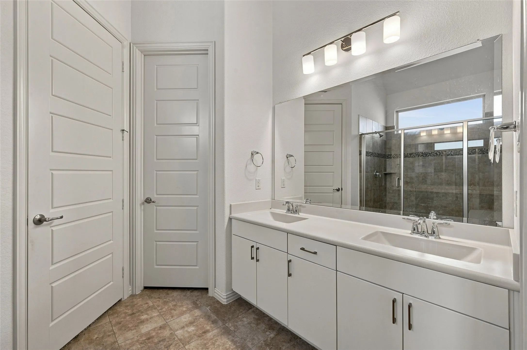Single Family Residence For Rent in Dallas County , 630 Patriot Lane, Irving, Texas 75060, 3 Bedroom, 3 Bathroom, 2 Garage spaces, 2,100 Sqft, built in 2020, mls#21380194, Real Estate Agent in Irving, Homes For Rent in Dallas county, Homes For Rent in Irving, Realtor in Irving Texas, Real Estate Brokerage Independent Realty Texas, Luminita Cordes Realtor