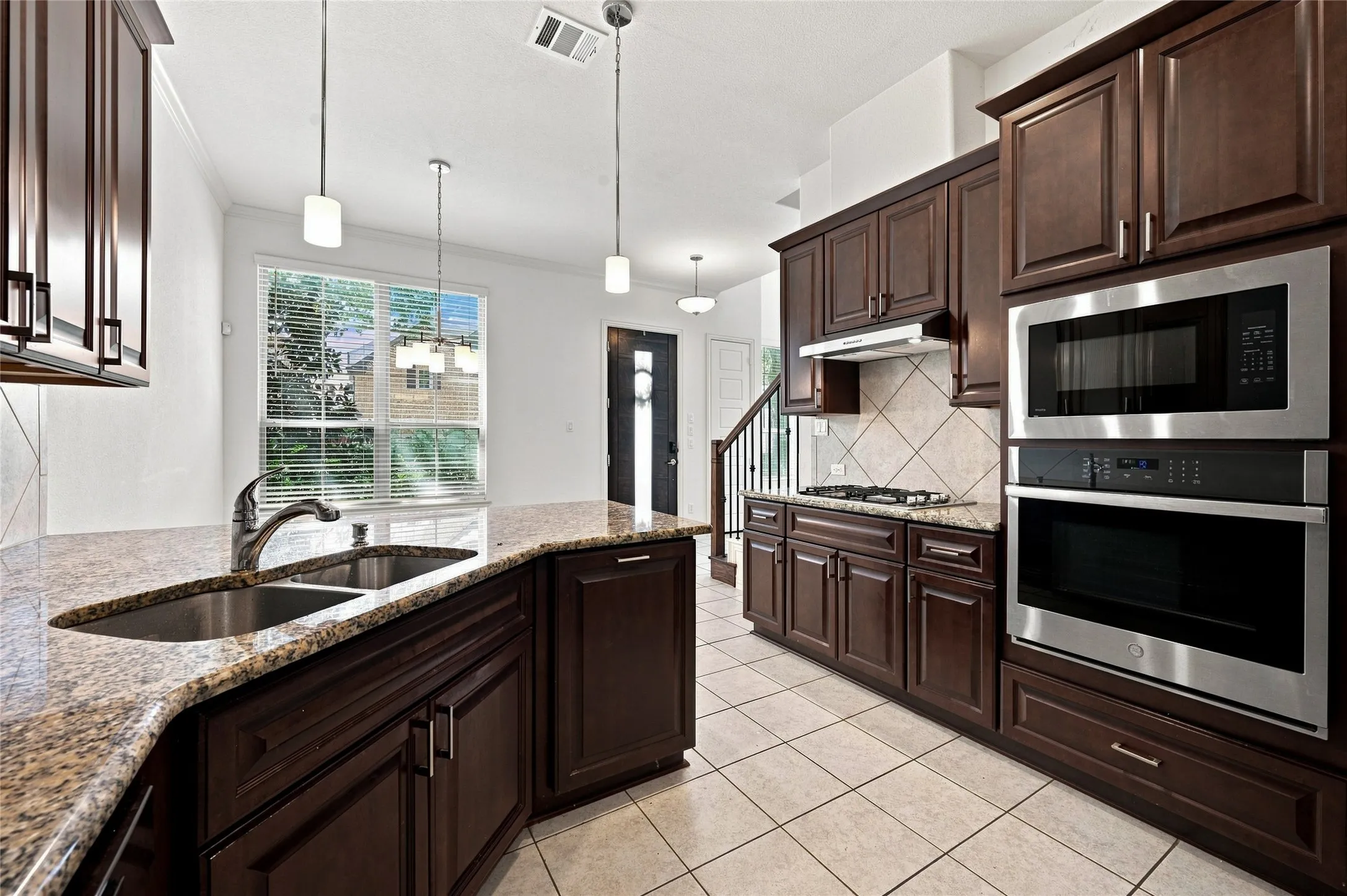 Single Family Residence For Rent in Dallas County , 630 Patriot Lane, Irving, Texas 75060, 3 Bedroom, 3 Bathroom, 2 Garage spaces, 2,100 Sqft, built in 2020, mls#21380194, Real Estate Agent in Irving, Homes For Rent in Dallas county, Homes For Rent in Irving, Realtor in Irving Texas, Real Estate Brokerage Independent Realty Texas, Luminita Cordes Realtor
